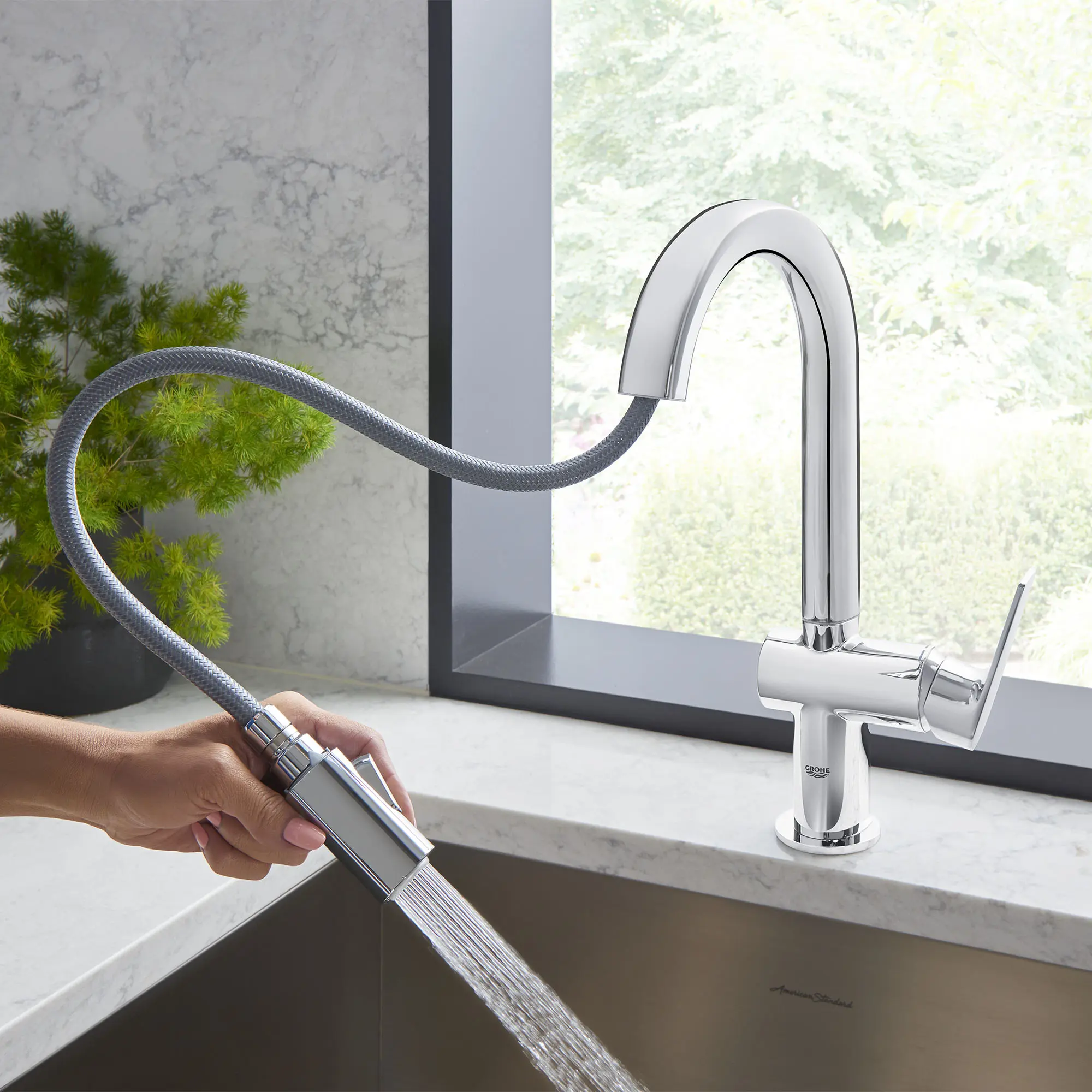 Single-Handle Pull Down Dual Spray Bar Faucet 1.75 GPM (6.6 L/min)