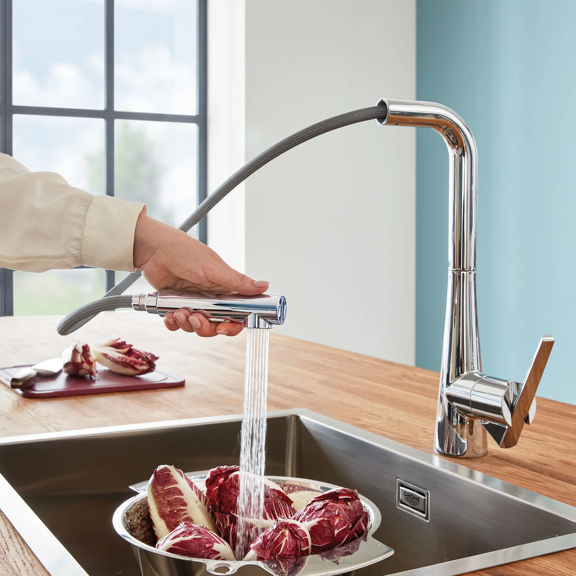 Single-Handle Pull-Out Kitchen Faucet Dual Spray 6.6 L/min (1.75 gpm)