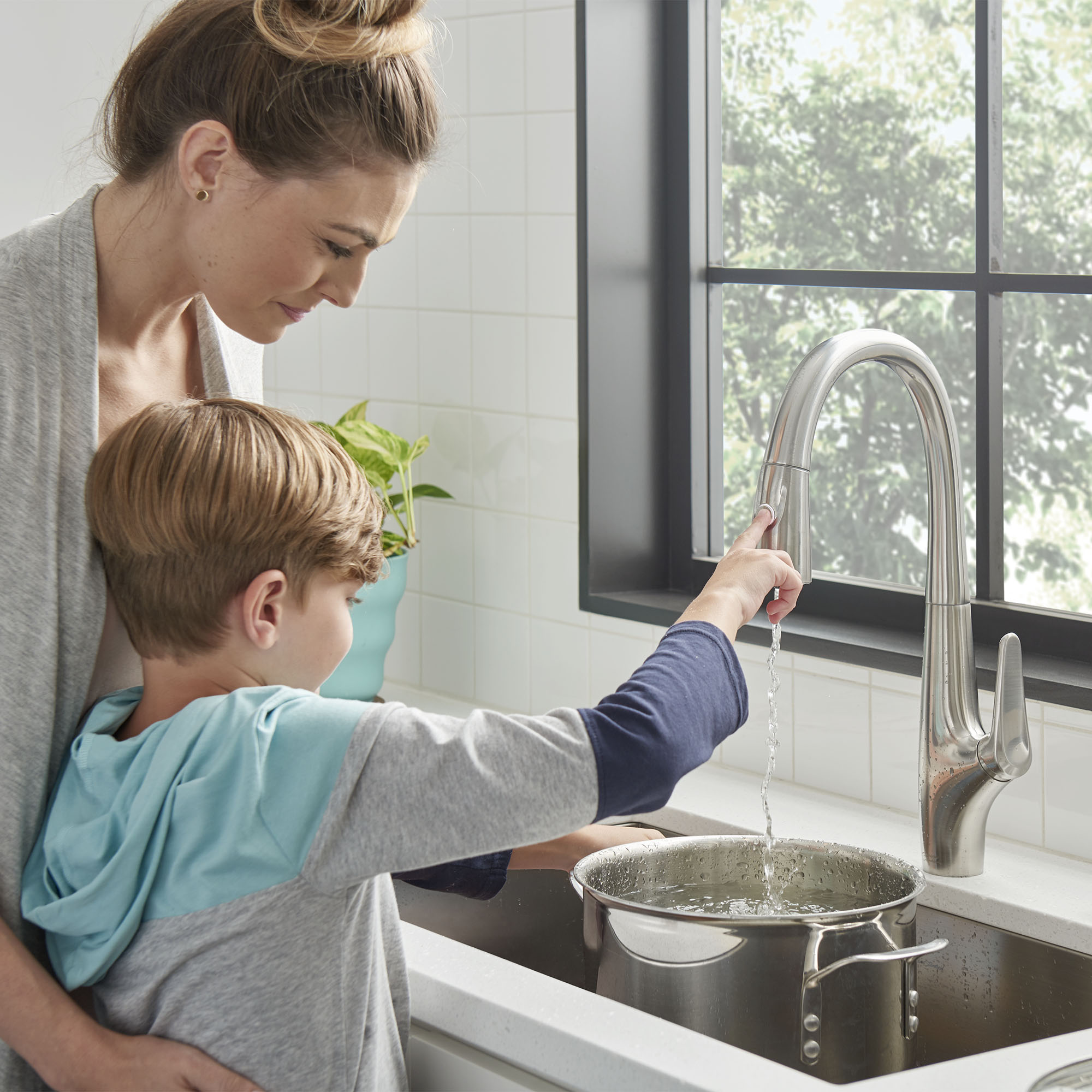 Saybrook® Single-Handle Pull-Down Dual Spray Kitchen Faucet 1.5