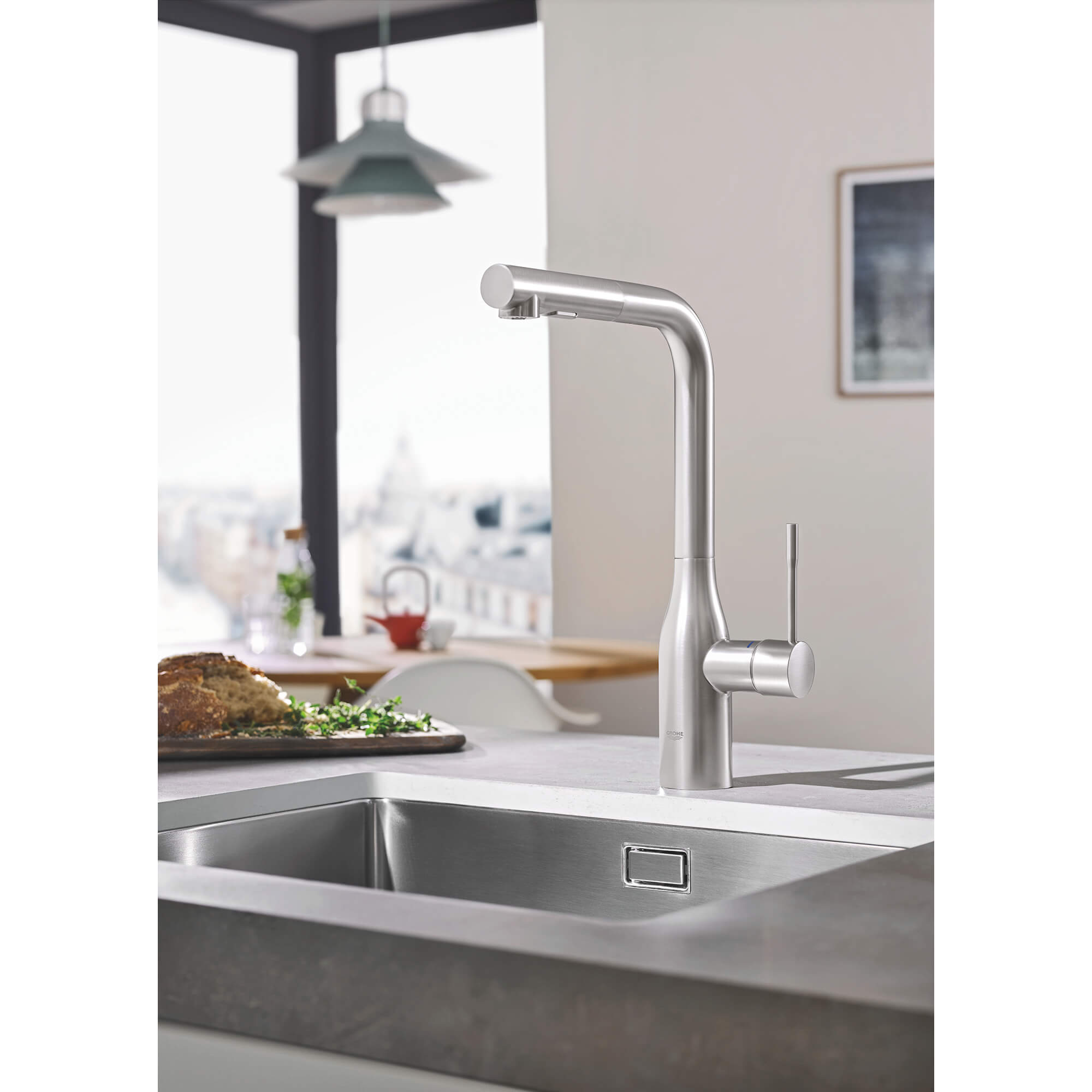 Essence Single-Handle Pull-Out Kitchen Faucet Dual Spray 1.75 GPM (6.6 L/min)