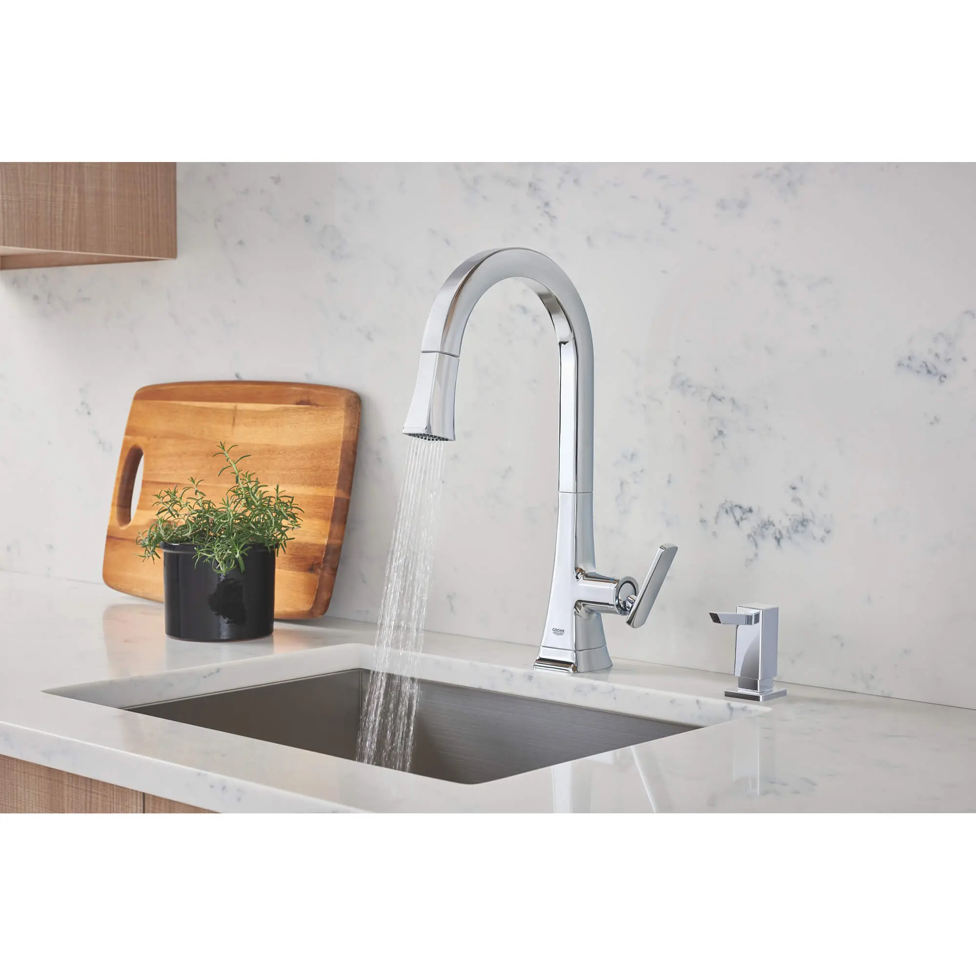 Single-Handle Pull Down Kitchen Faucet Dual Spray 1.75 GPM