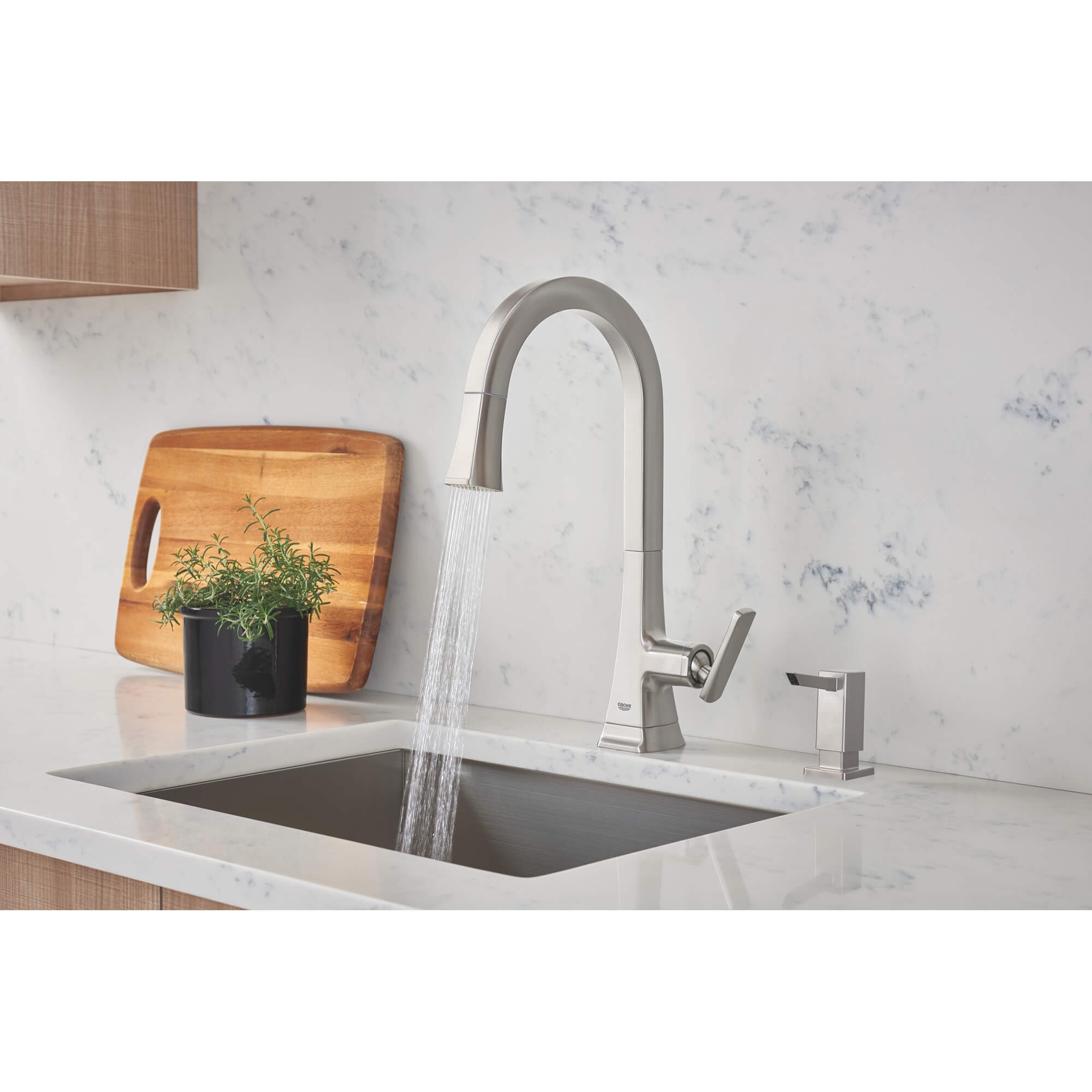 Single-Handle Pull Down Kitchen Faucet Dual Spray 1.75 GPM