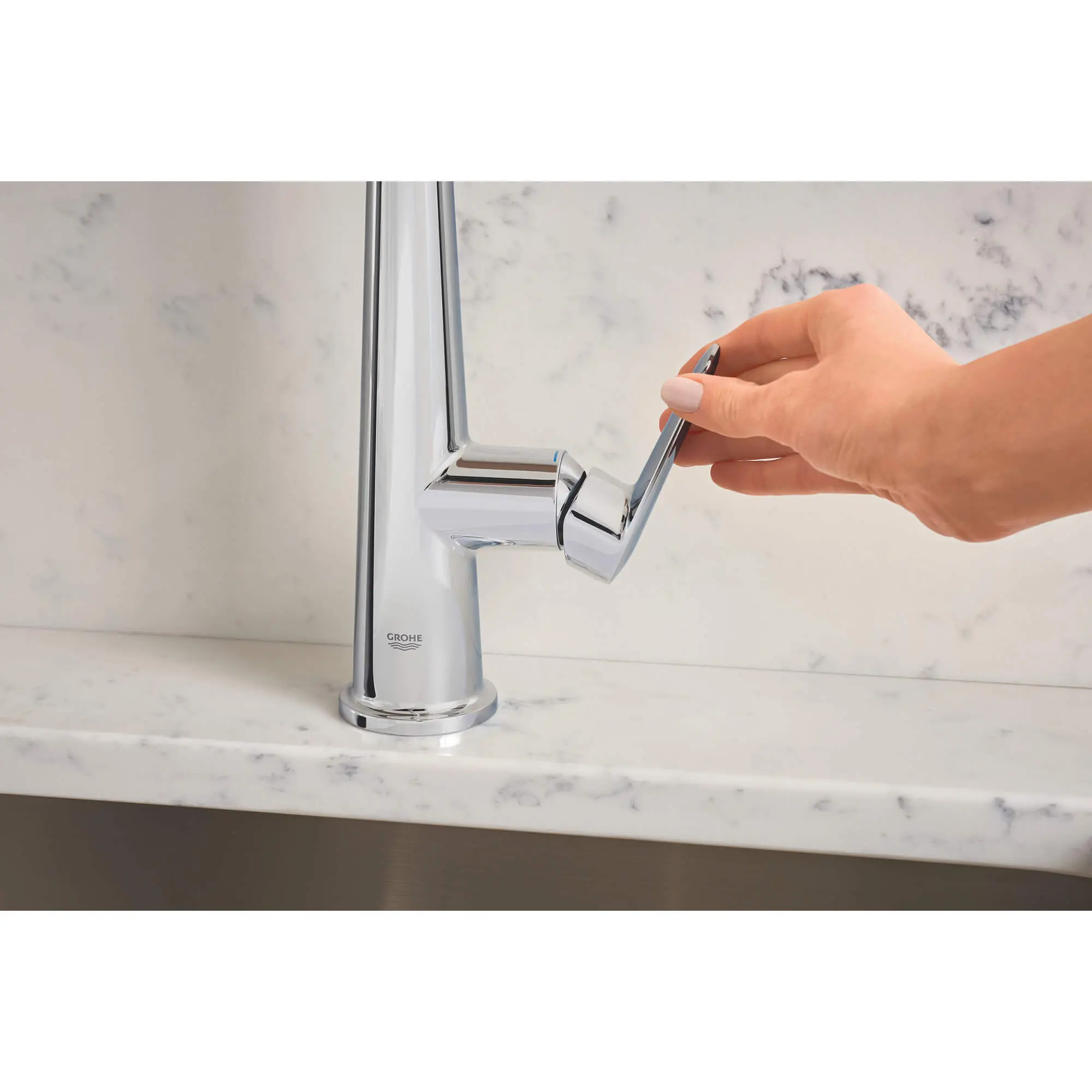 Veletto Single-handle Pull-down Kitchen Faucet