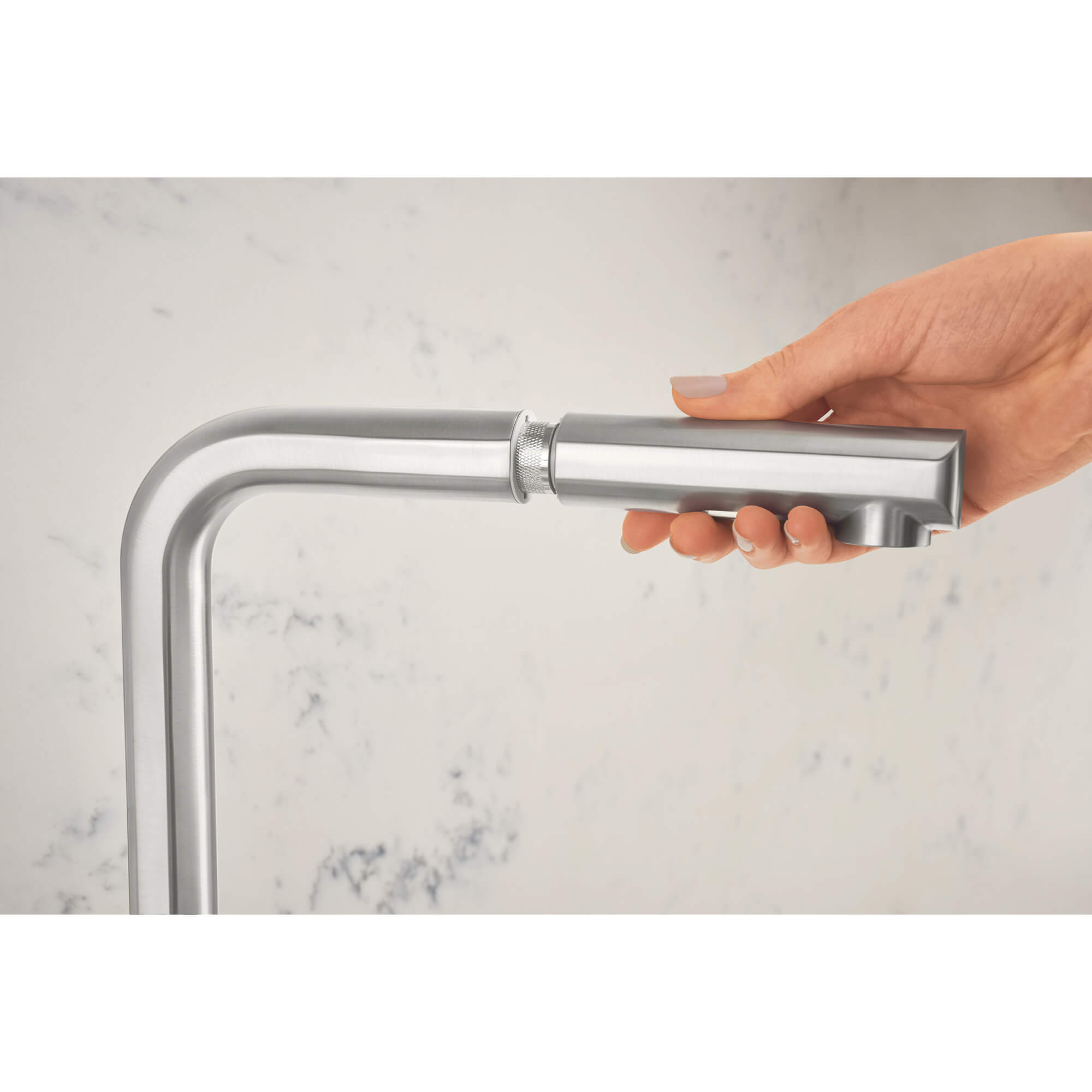Single-Handle Pull-Out Kitchen Faucet 6.6 L/min (1.75 gpm)