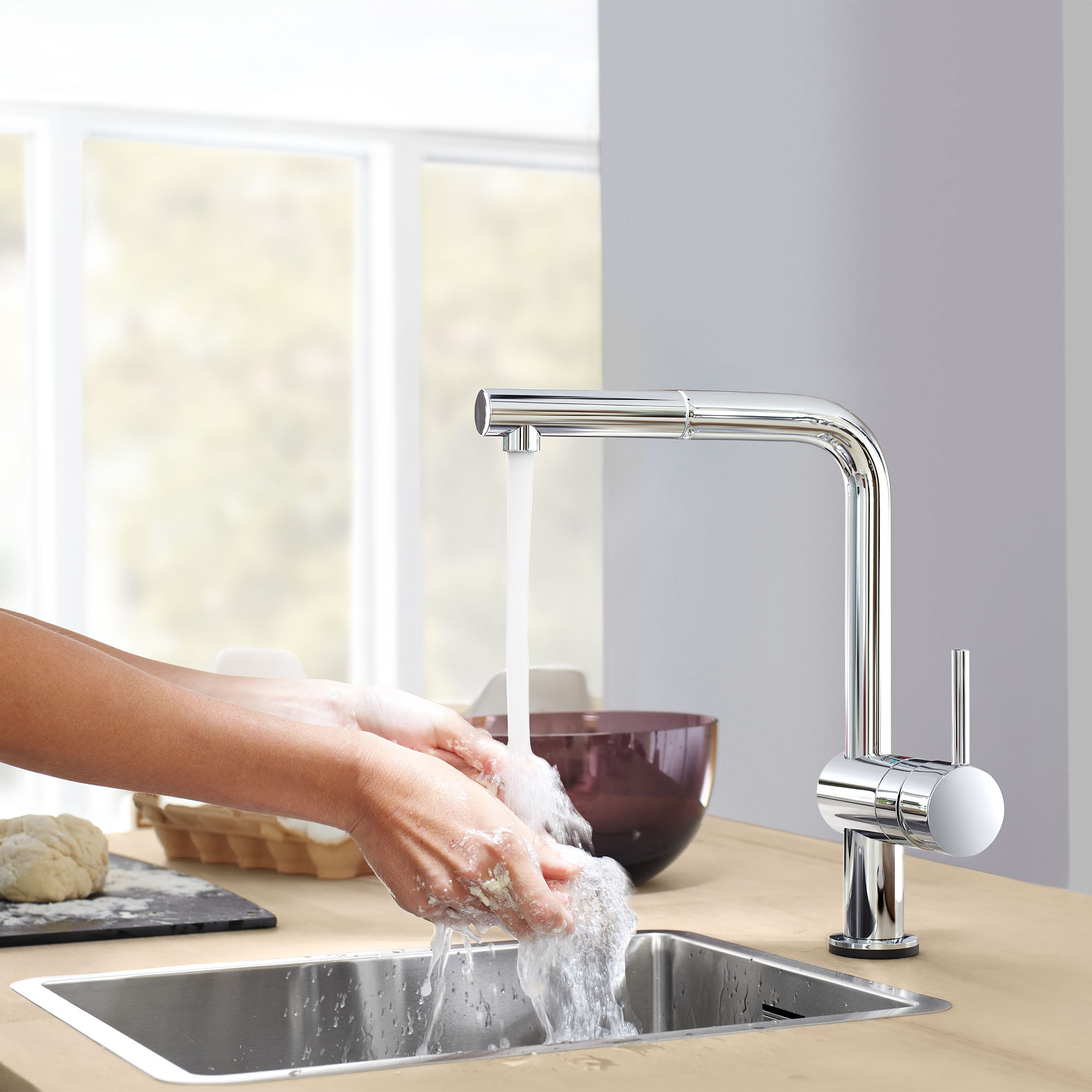 Single-Handle Pull-Out Kitchen Faucet Dual Spray 1.75 GPM (6.6 L/min)