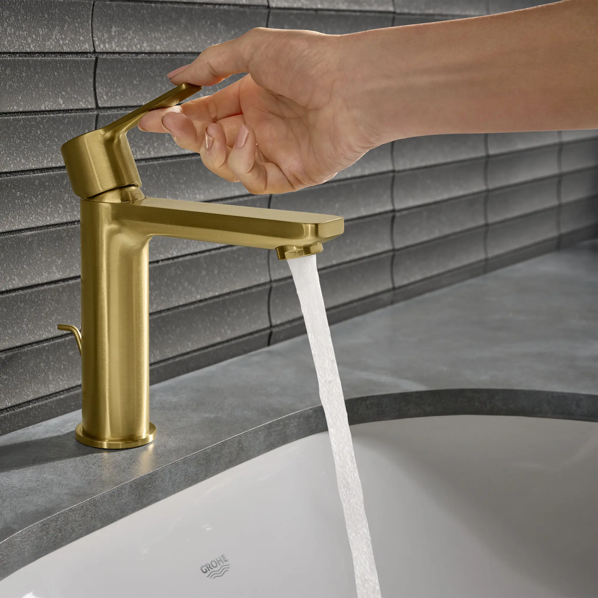 Single Hole Single-Handle S-Size Bathroom Faucet, 1.2 GPM (4.5 L/min)