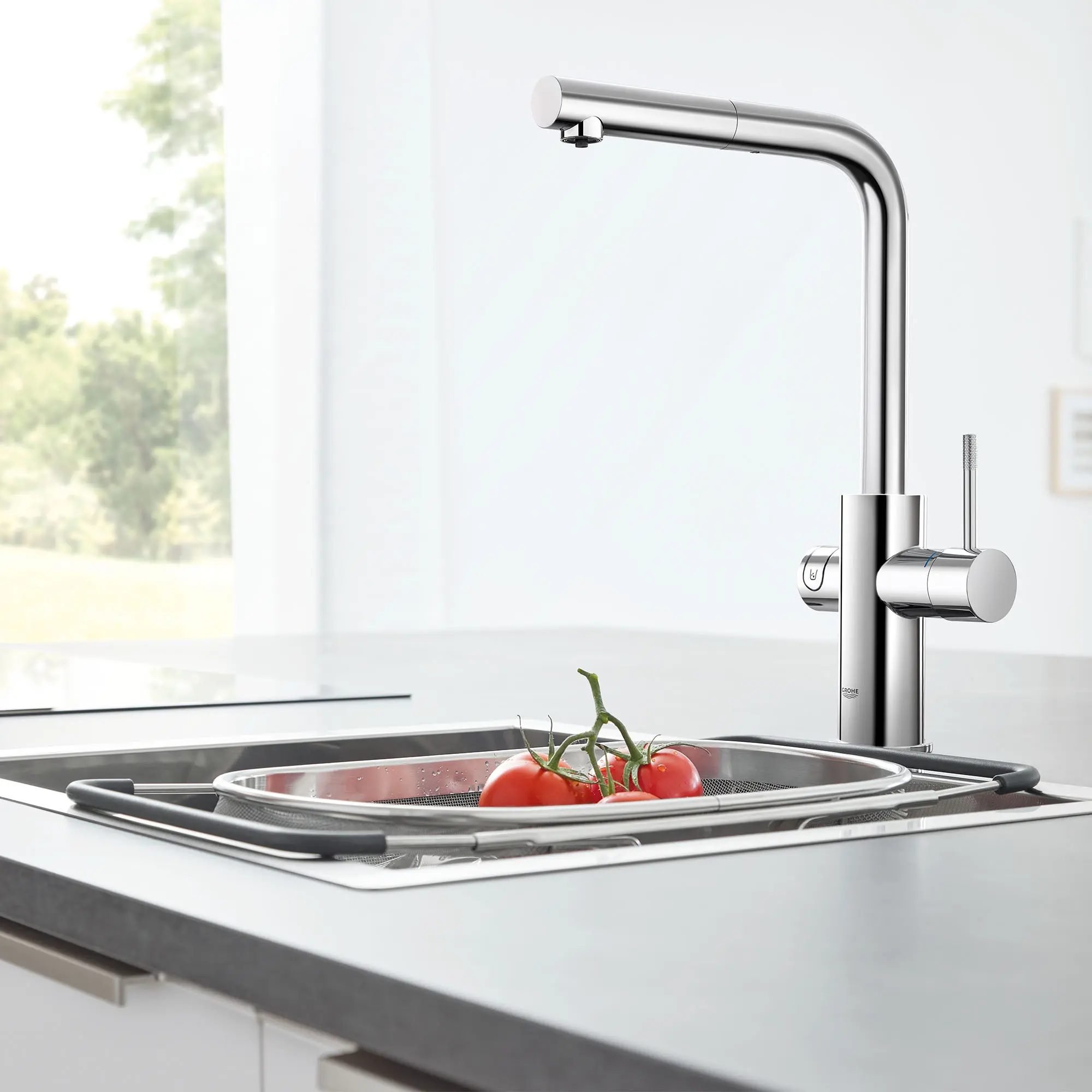 GROHE Blue Single-Handle Pull-Out Kitchen Faucet Single Spray 6.6 L/min (1.75 gpm) with Chilled and Sparkling Water