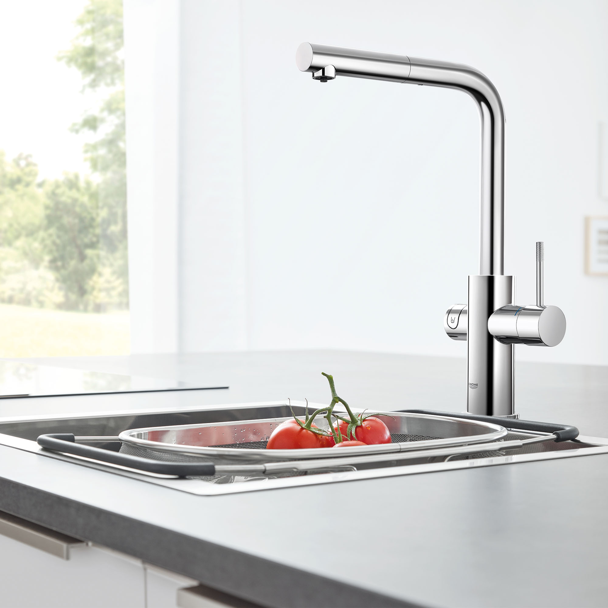 Water carbonator GROHE Blue Fizz brings sparkling water enjoyment into  every home from November