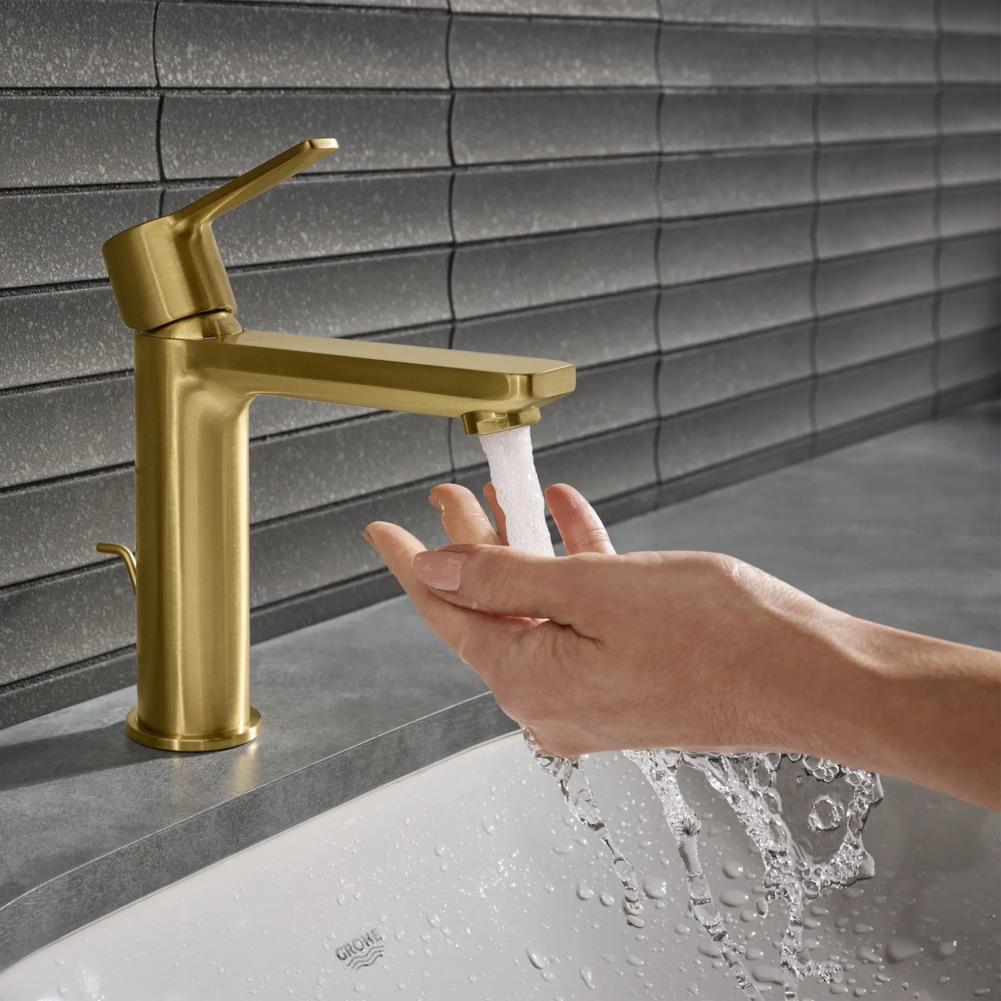 Single Hole Single-Handle S-Size Bathroom Faucet, 1.2 GPM (4.5 L/min)