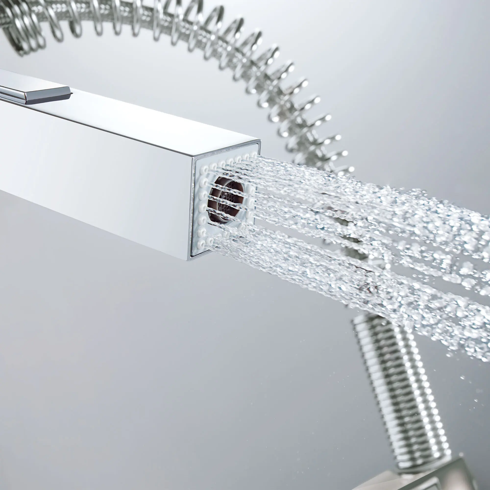 Single-Handle Semi-Pro Dual Spray Kitchen Faucet 6.6 L/min (1.75 gpm)