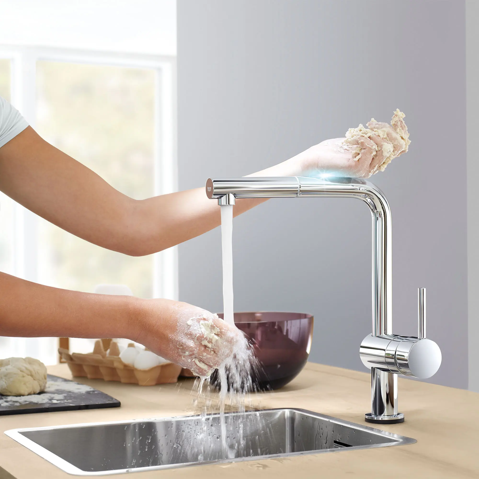 Single-Handle Pull-Out Kitchen Faucet Single Spray 1.75 GPM with Touch Technology