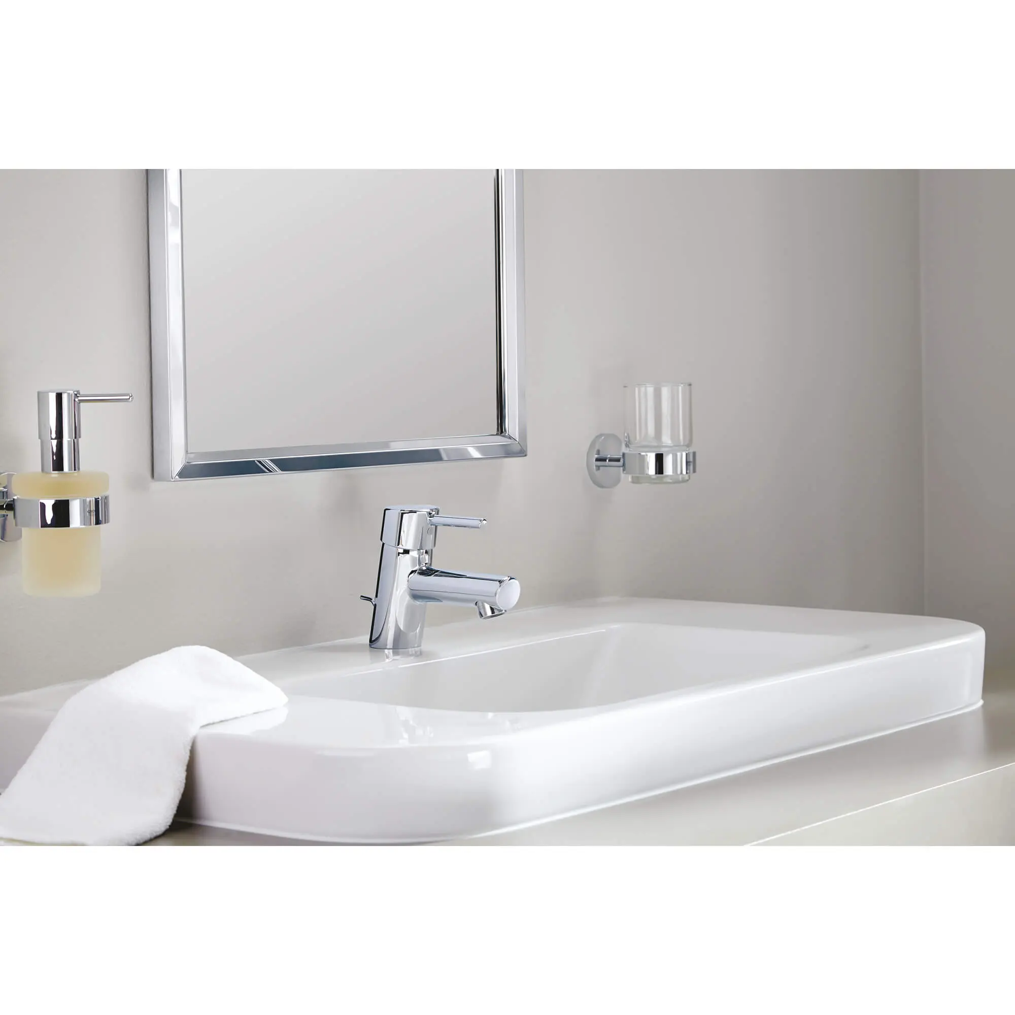 Single Hole Single-Handle XS-Size Bathroom Faucet 4.5 L/min (1.2 gpm)