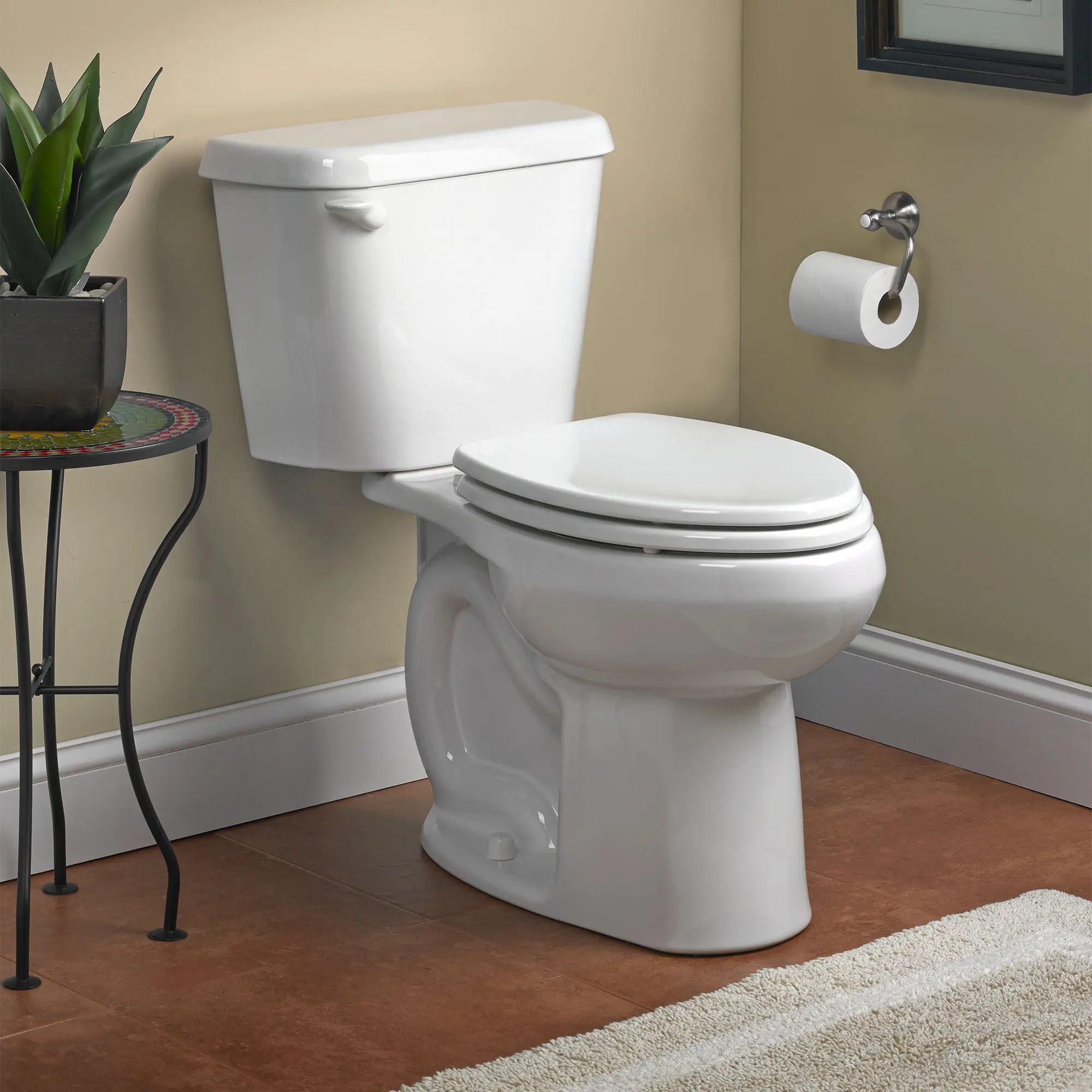 Toilette Colony®, 2 pièces, 1,28 gpc/4,8 lpc,  à cuvette allongée à hauteur régulière, à encastrer 10 po, sans siège