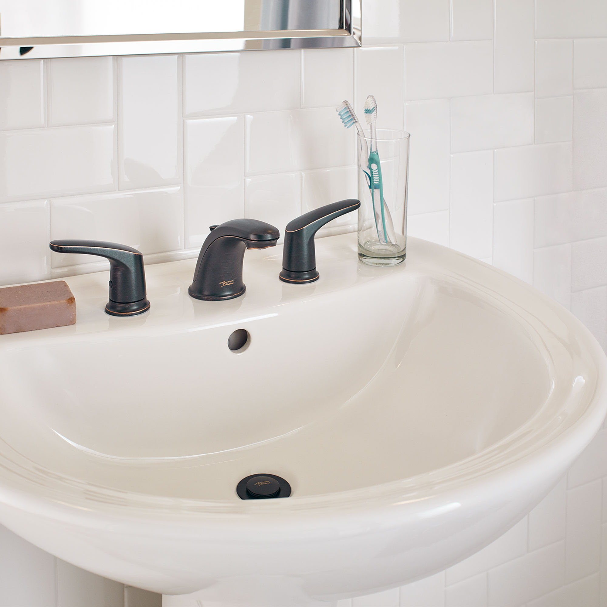 ColonyMC PRO - Robinet de salle de bain à 2 poignées espacées de 8 po 1,2 gpm/4,5 L/min avec poignées à levier