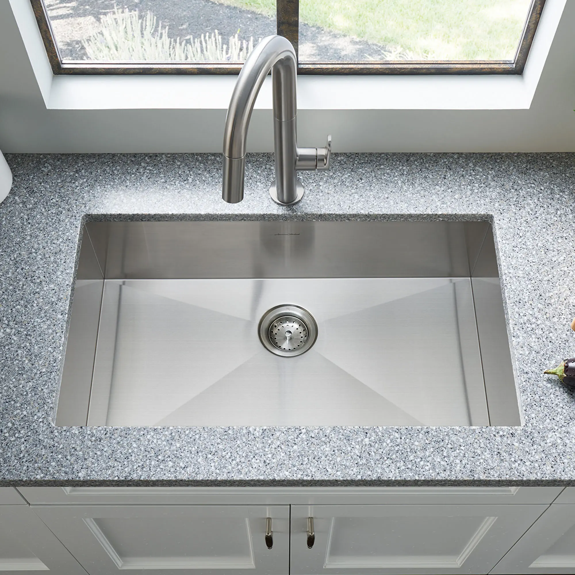 Beale Single-Handle Pull-Down Dual Spray Kitchen Faucet 1.5 GPM with Lever Handle