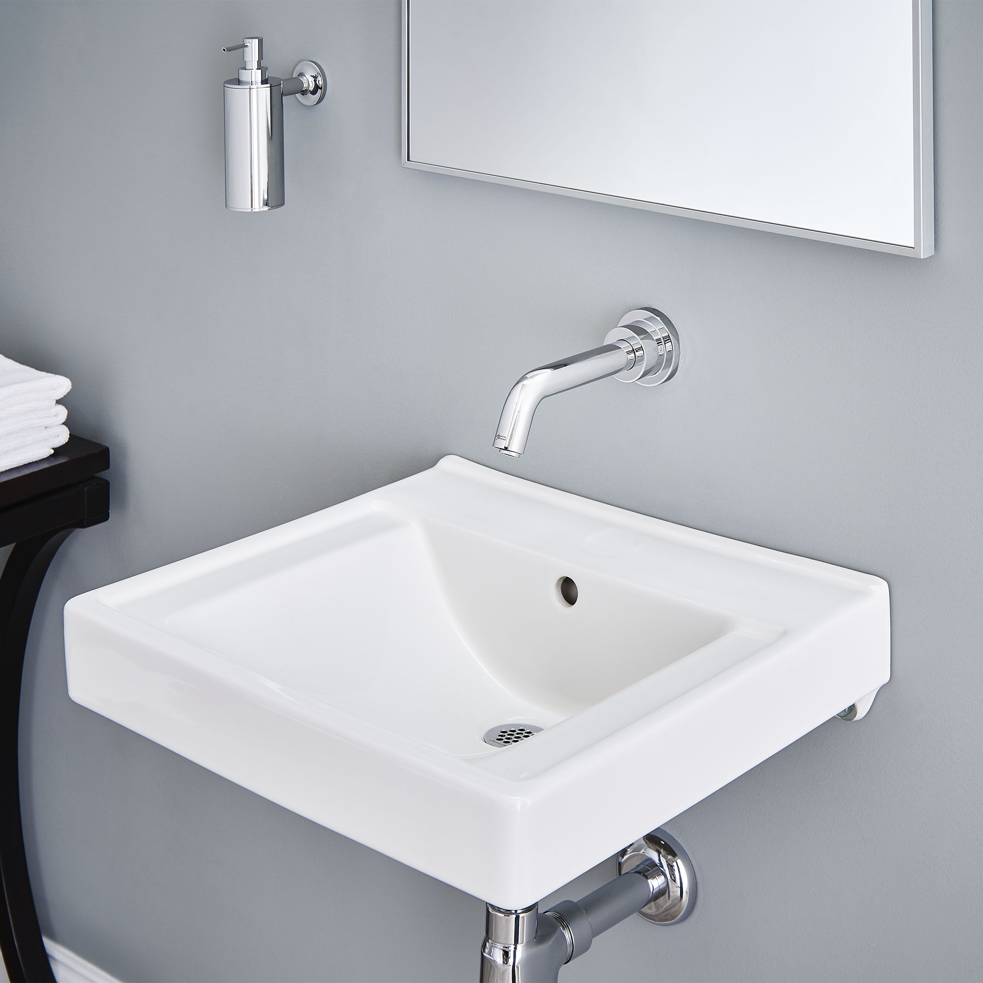 Serin™ Touchless Wall-Mount Trim, Battery-Powered, 0.35 gpm/1.3 Lpm