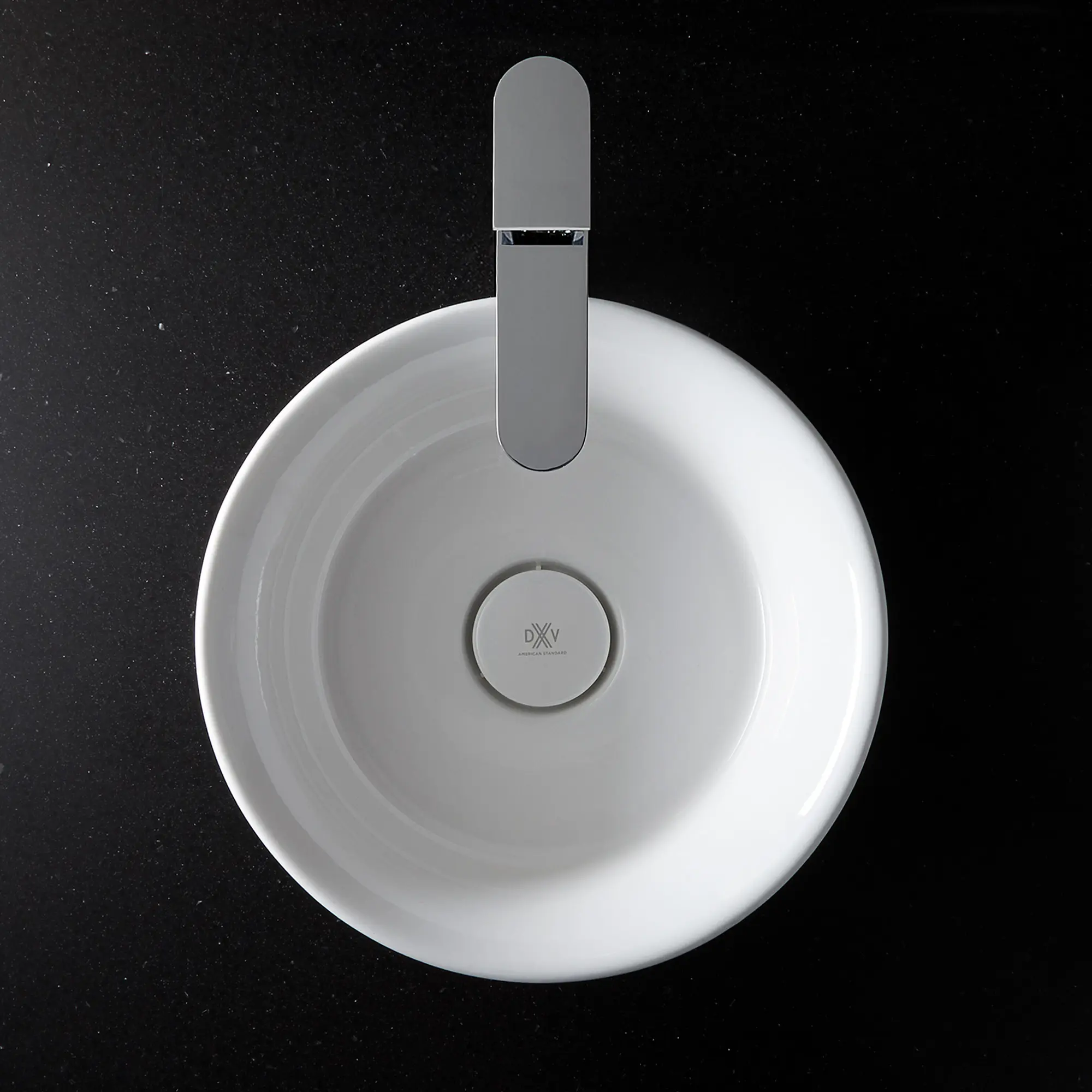 Robinet de lavabo vasque monotrou à poignée unique Equility avec indicateurs rouge et bleu sur la poignée