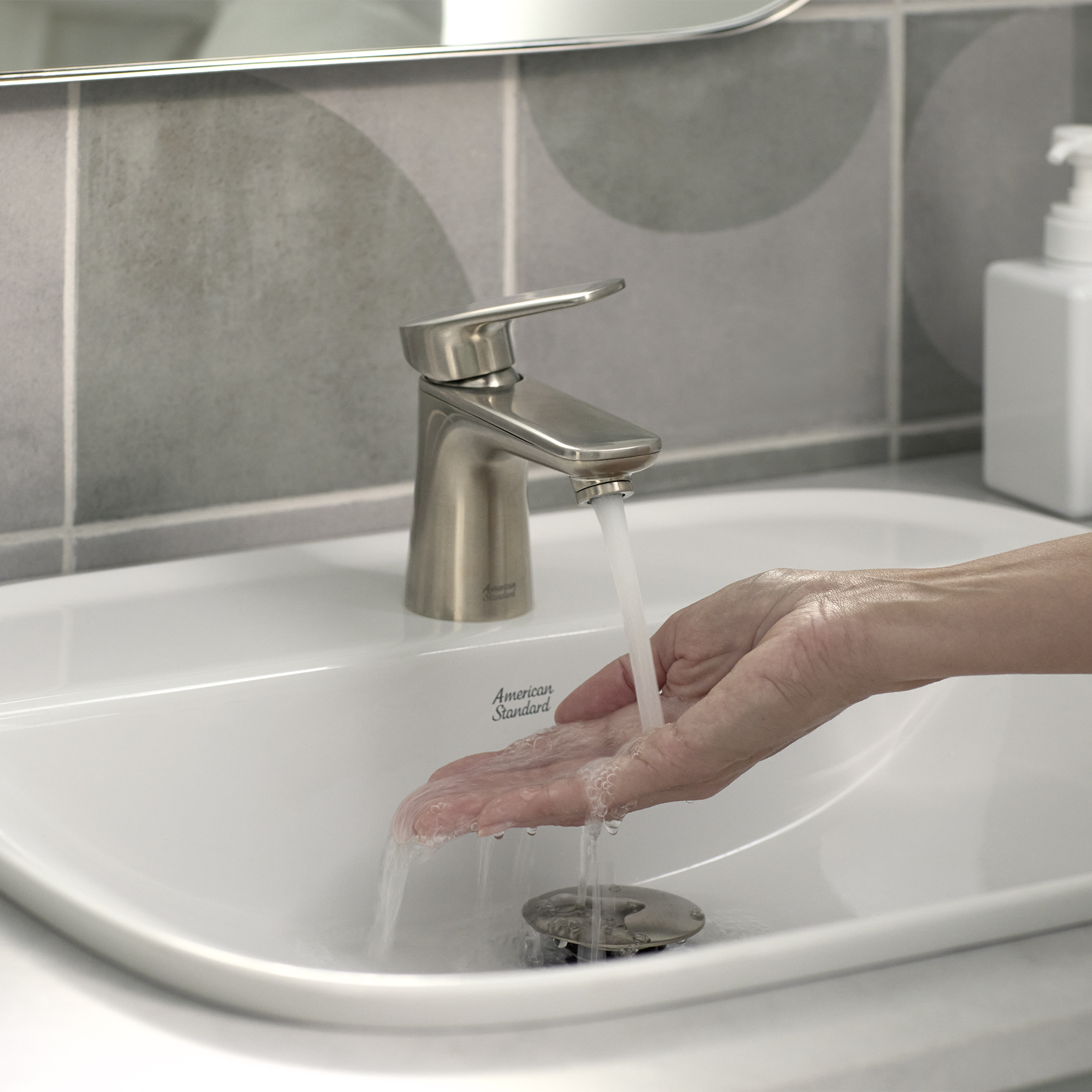 AspirationsMC - petit robinet de salle de bain, 1,2 gpm/ 4,5 L/min avec poignée simple à levier