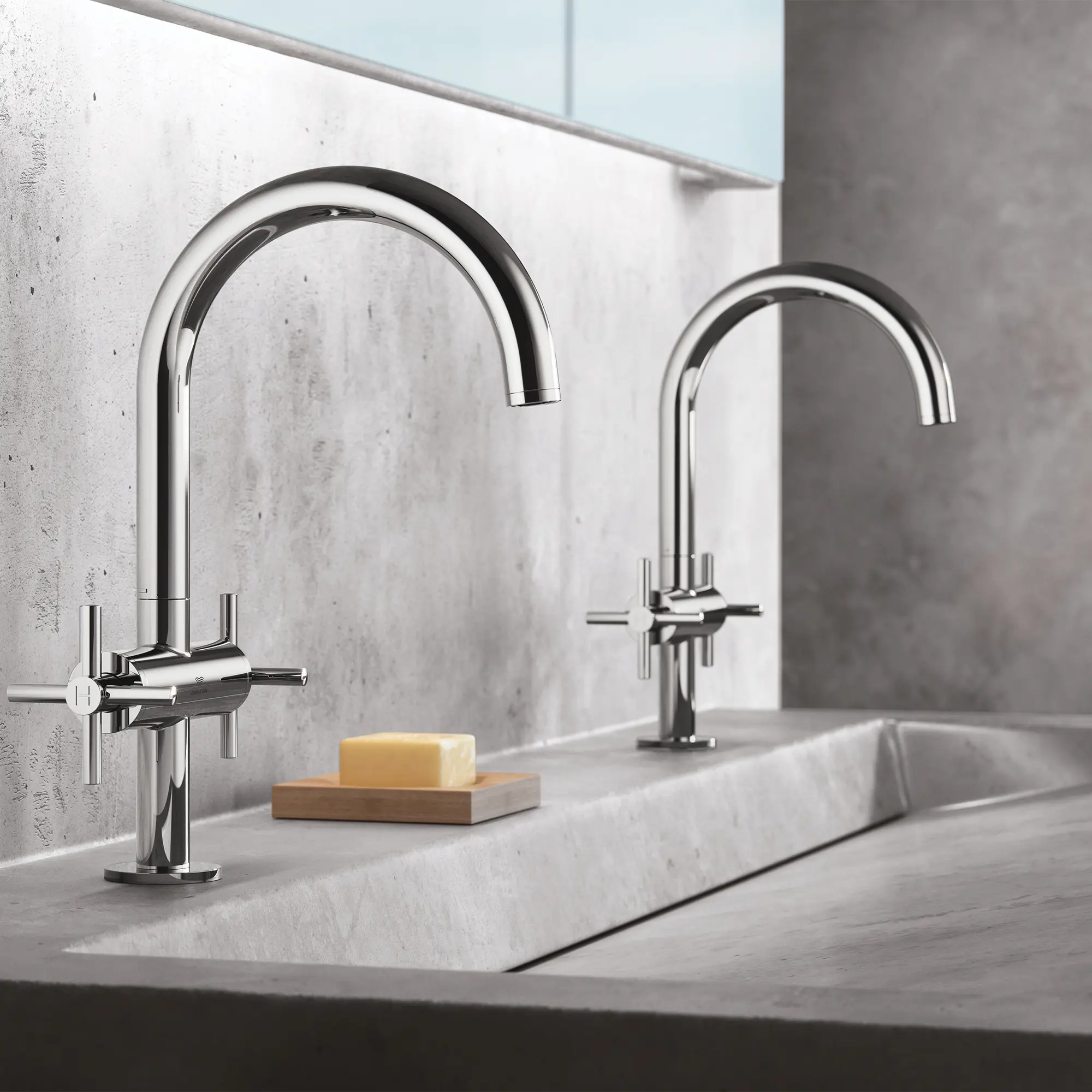 Single Hole Two-Handle L-Size Bathroom Faucet 4.6 L/min (1.2 GPM)