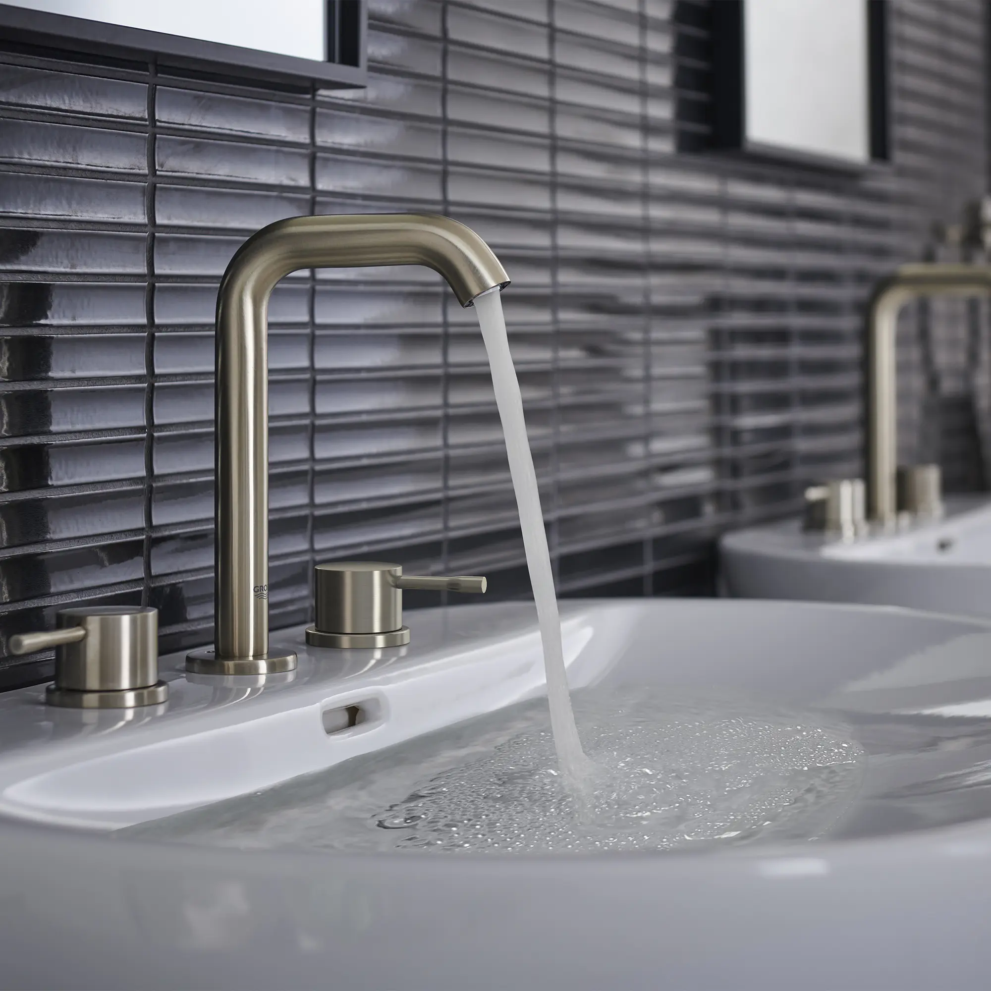 8-inch Widespread 2-Handle M-Size Bathroom Faucet, 1.2 GPM (4.5 L/min)