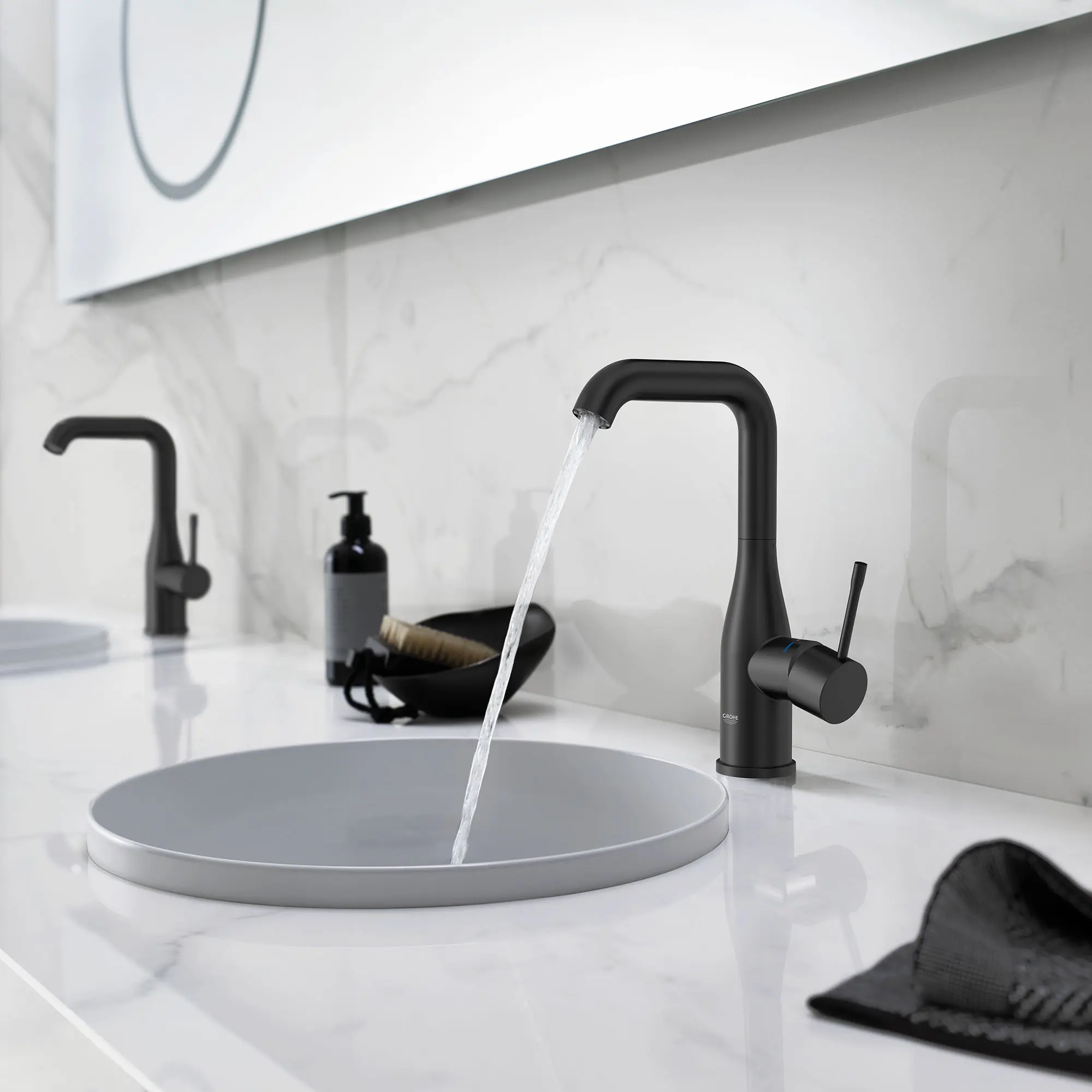 Single Hole Single-Handle L-Size Bathroom Faucet 4.5 L/min (1.2 gpm)