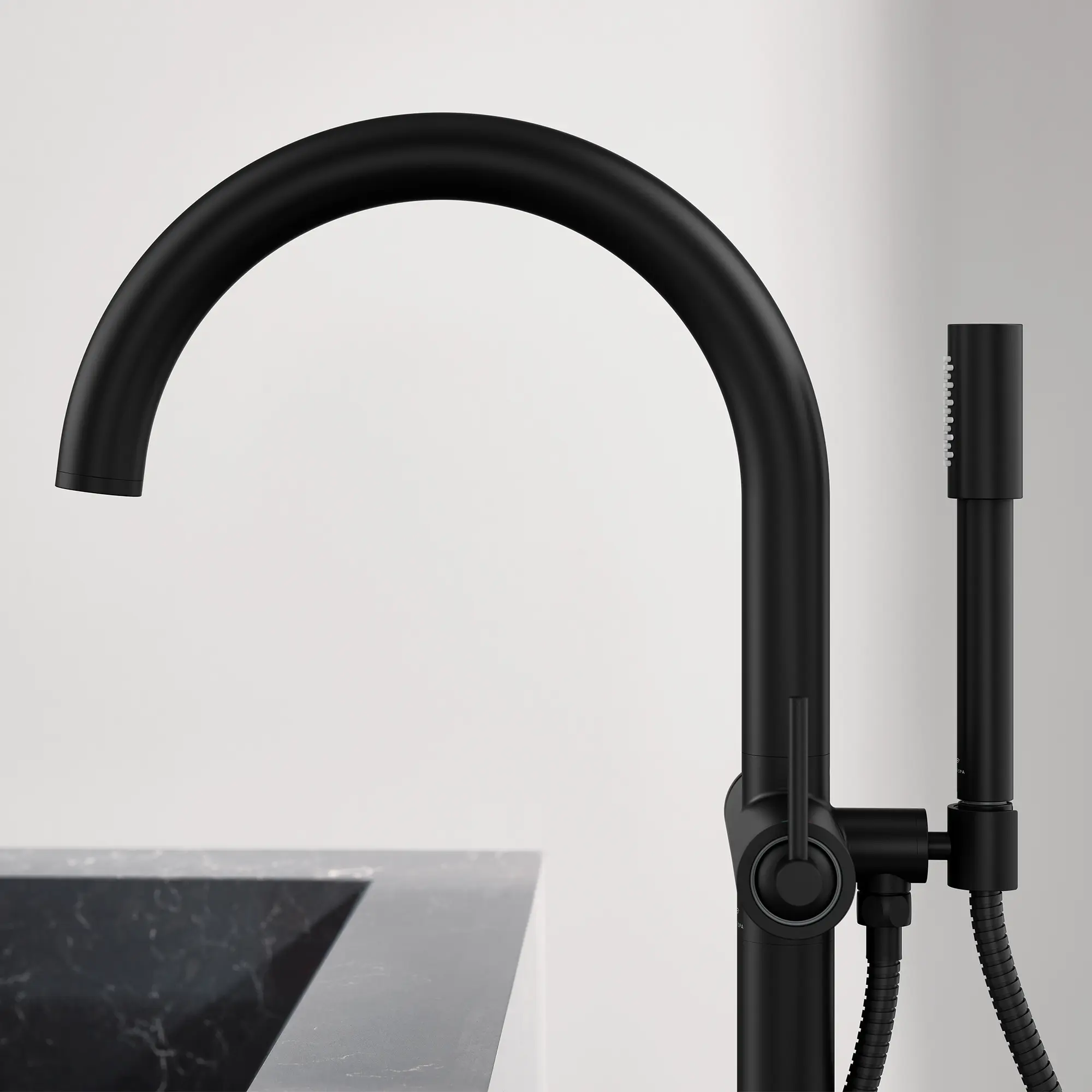 Single-Handle Freestanding Tub Faucet with 1.75 GPM (6.6 L/min) Hand Shower