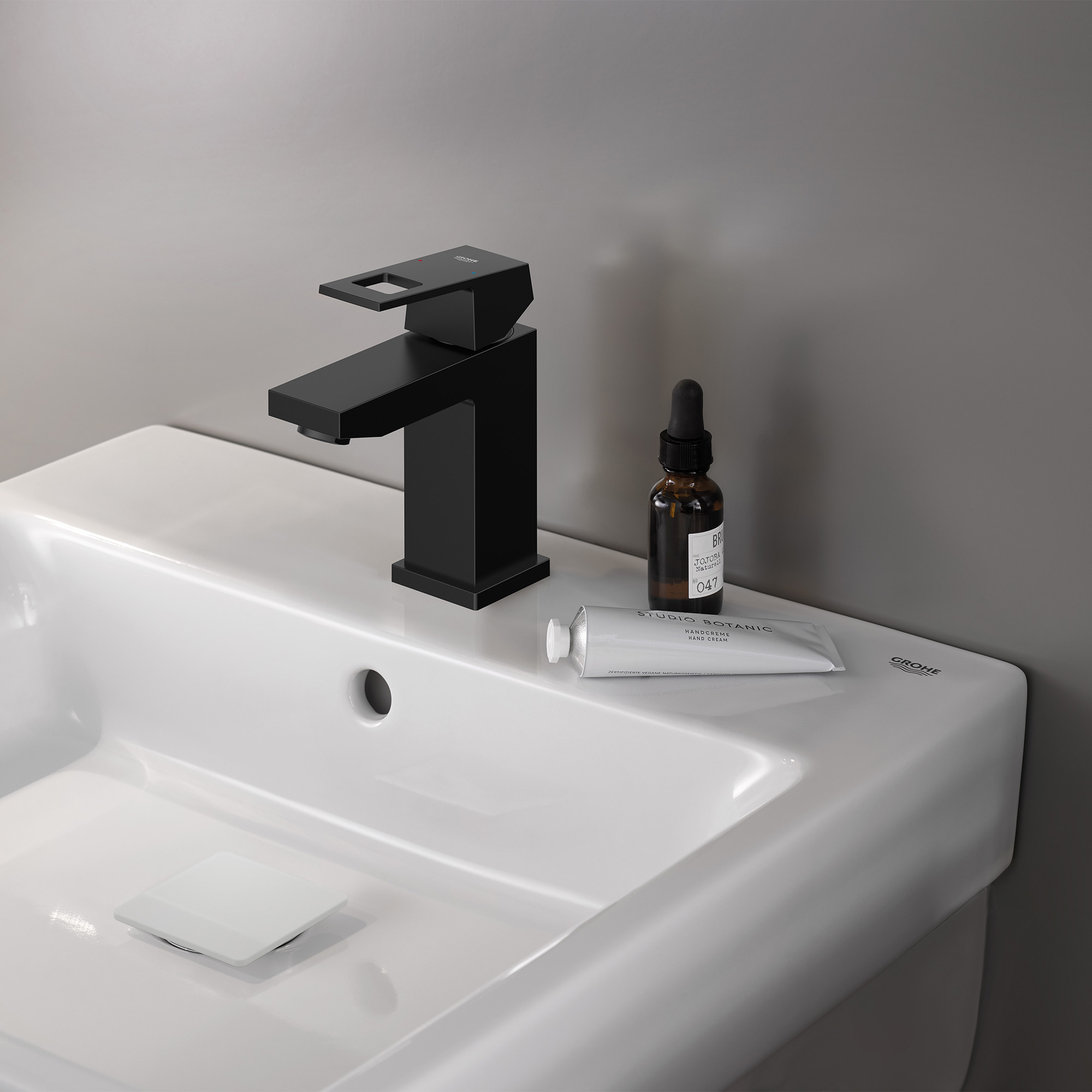 Single Hole Single-Handle S-Size Bathroom Faucet, 1.2 GPM (4.5 L/min)