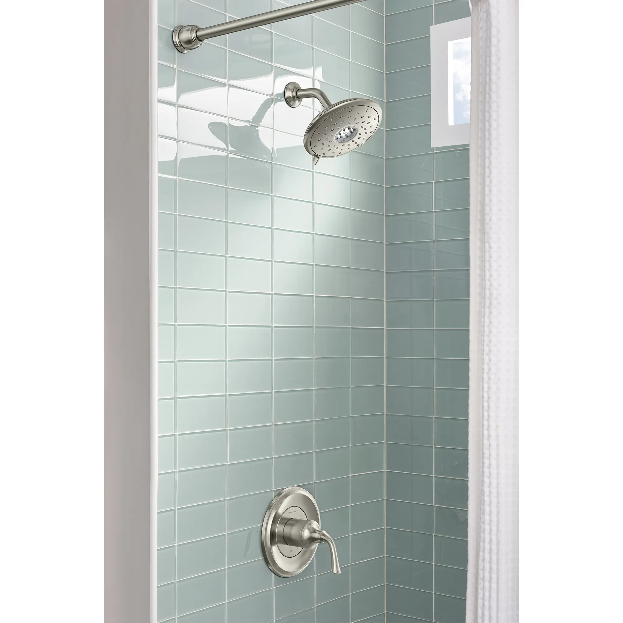 Spectra® Fixed 7-Inch 1.8 gpm/6.8 L/
min Fixed Showerhead