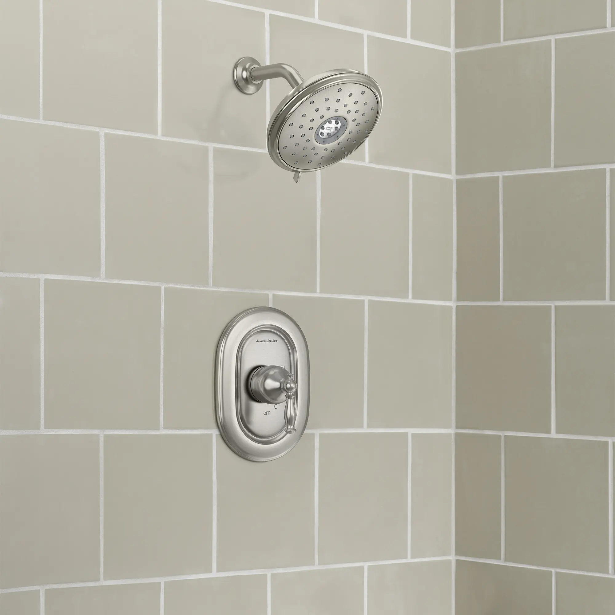 Pomme de douche fixe Spectra® de 7-1/4 po, traditionnelle, économie d'eau : 1,8 gpm/6,8 L/min 