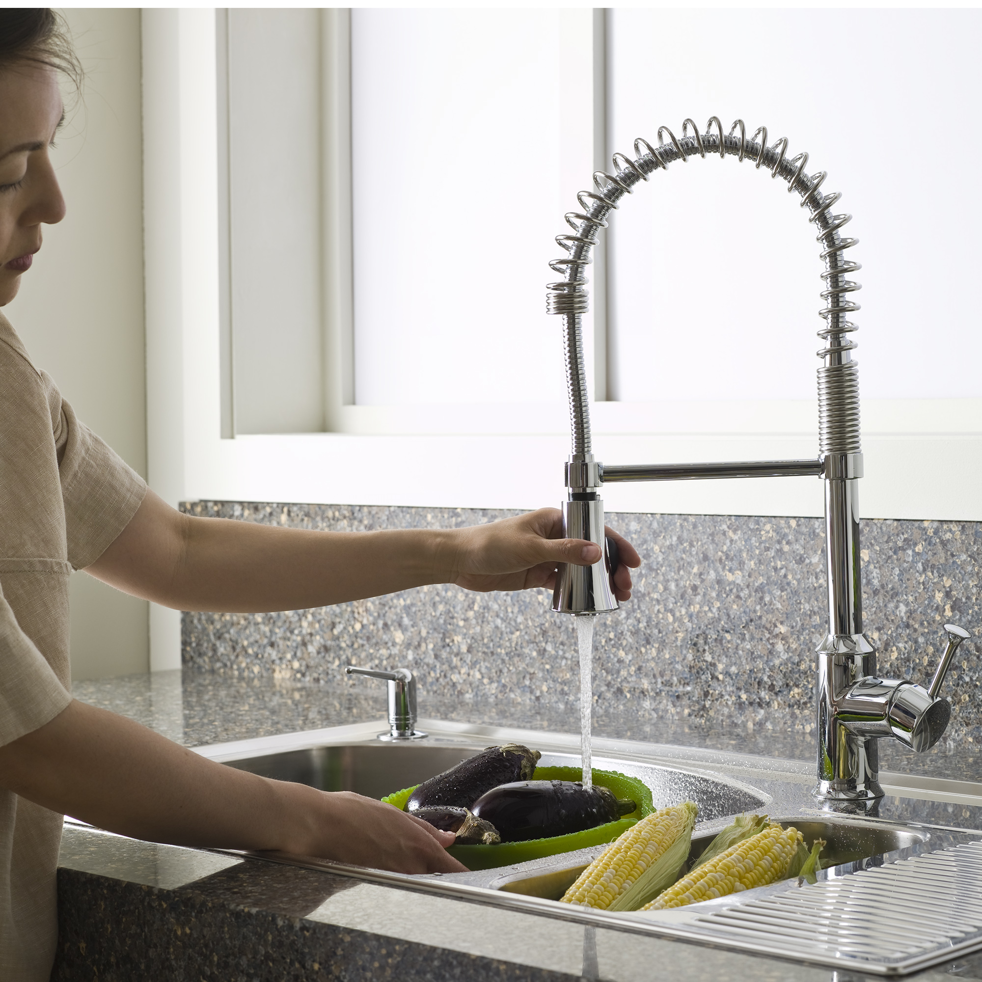 Pekoe™ Single-Handle Semi-Pro Dual-Spray Kitchen Faucet 2.2 gpm/8.3 L/min