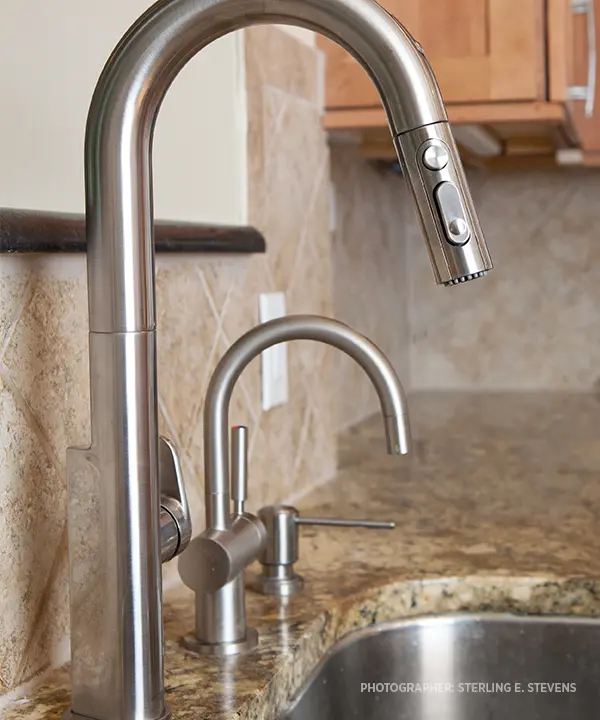 Fresno® Single Handle Kitchen Faucet with Lever Handle