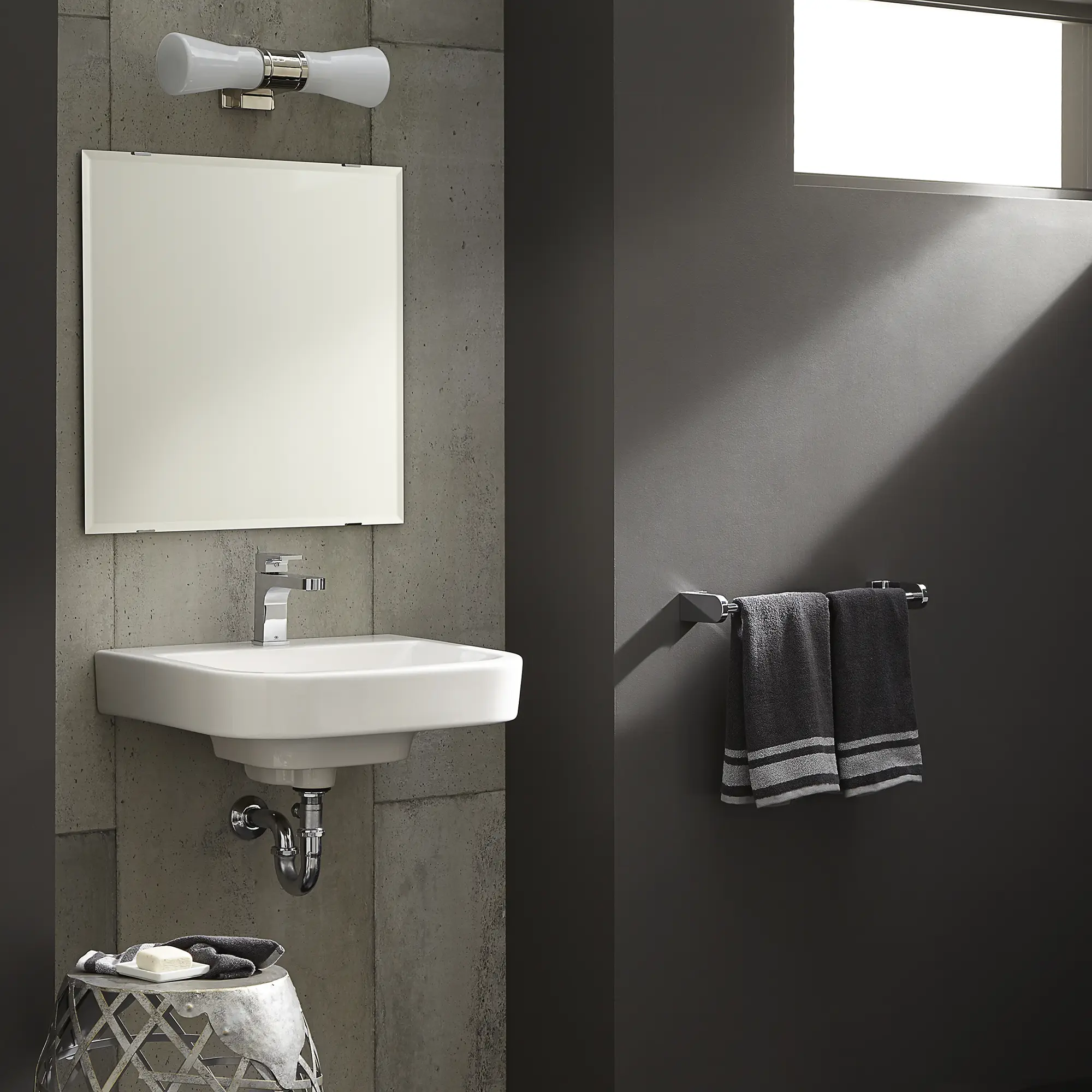 Lavabo murale de 22 po Equility - monotrou