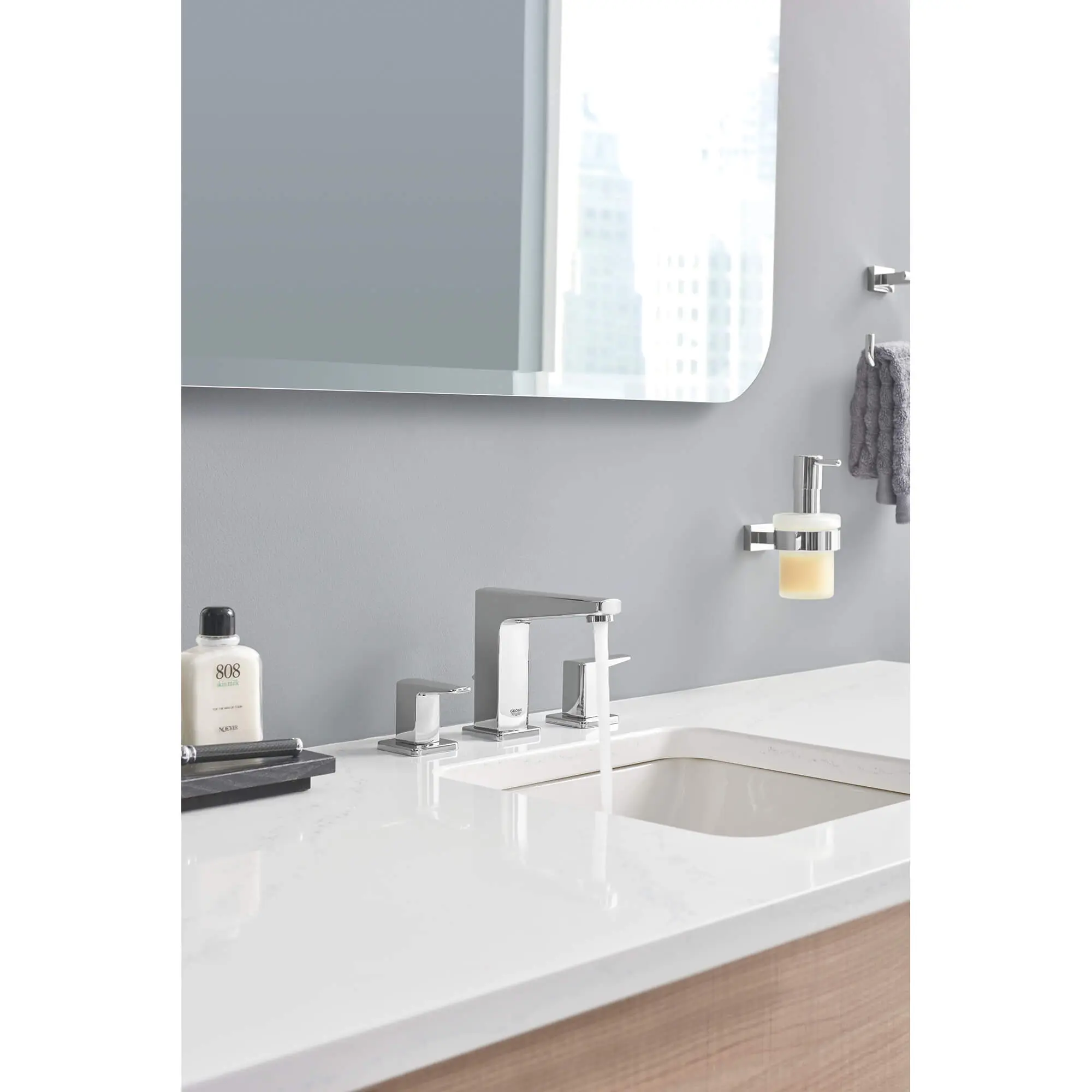 2-Handle 8" Widespread Bathroom Faucet