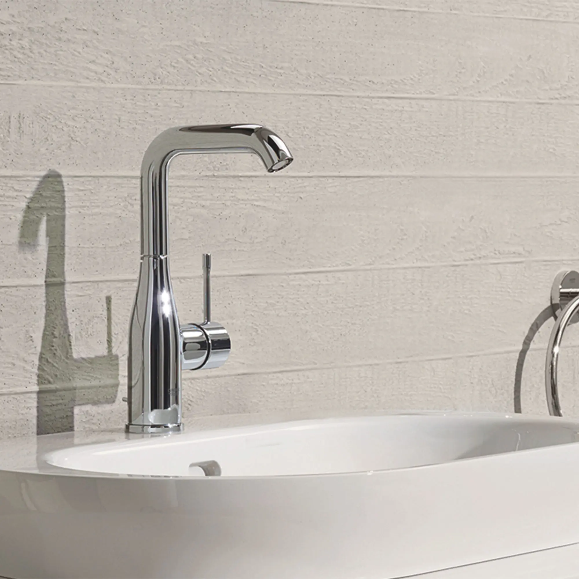 Single Hole Single-Handle L-Size Bathroom Faucet 4.5 L/min (1.2 gpm)