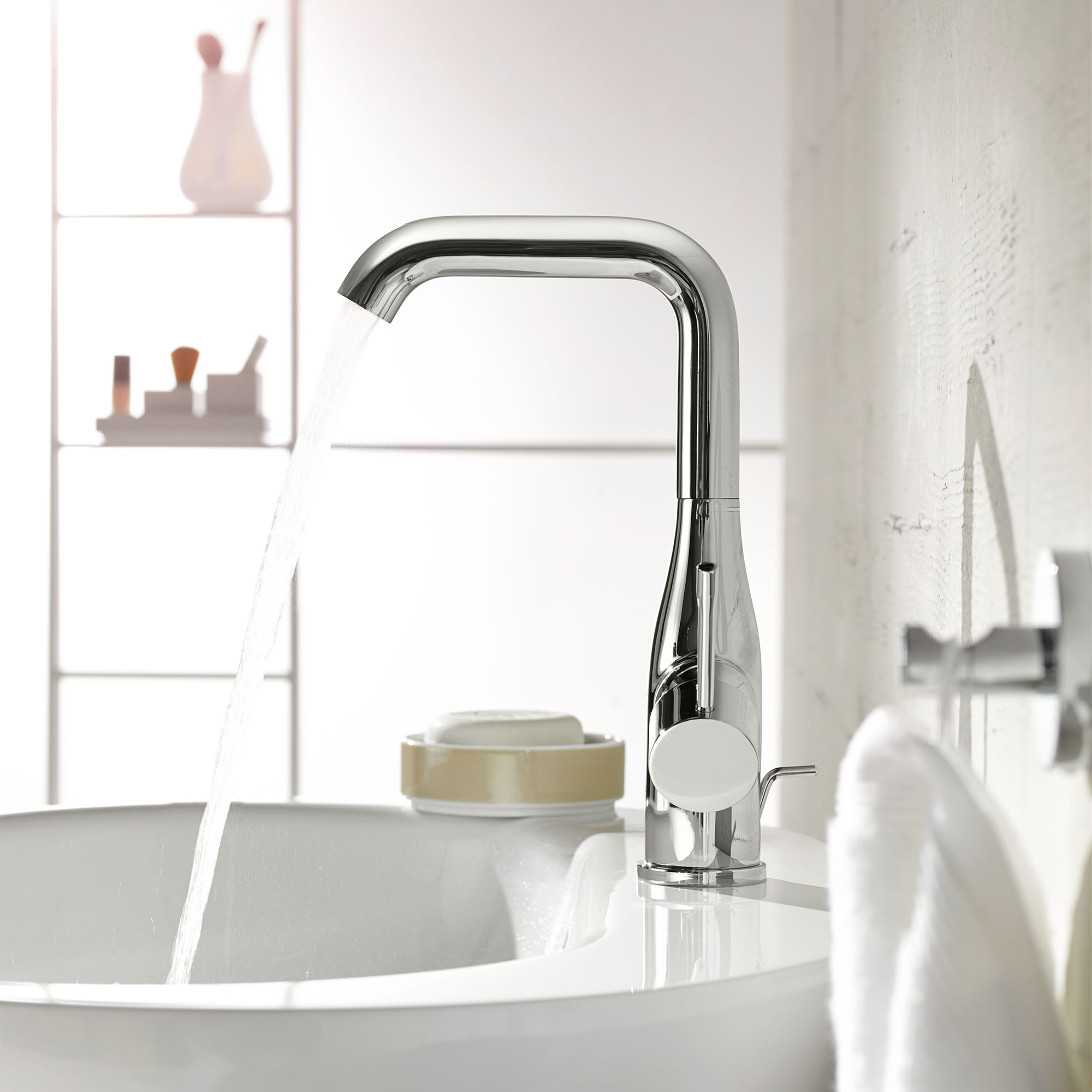 Single Hole Single-Handle L-Size Bathroom Faucet 4.5 L/min (1.2 gpm)