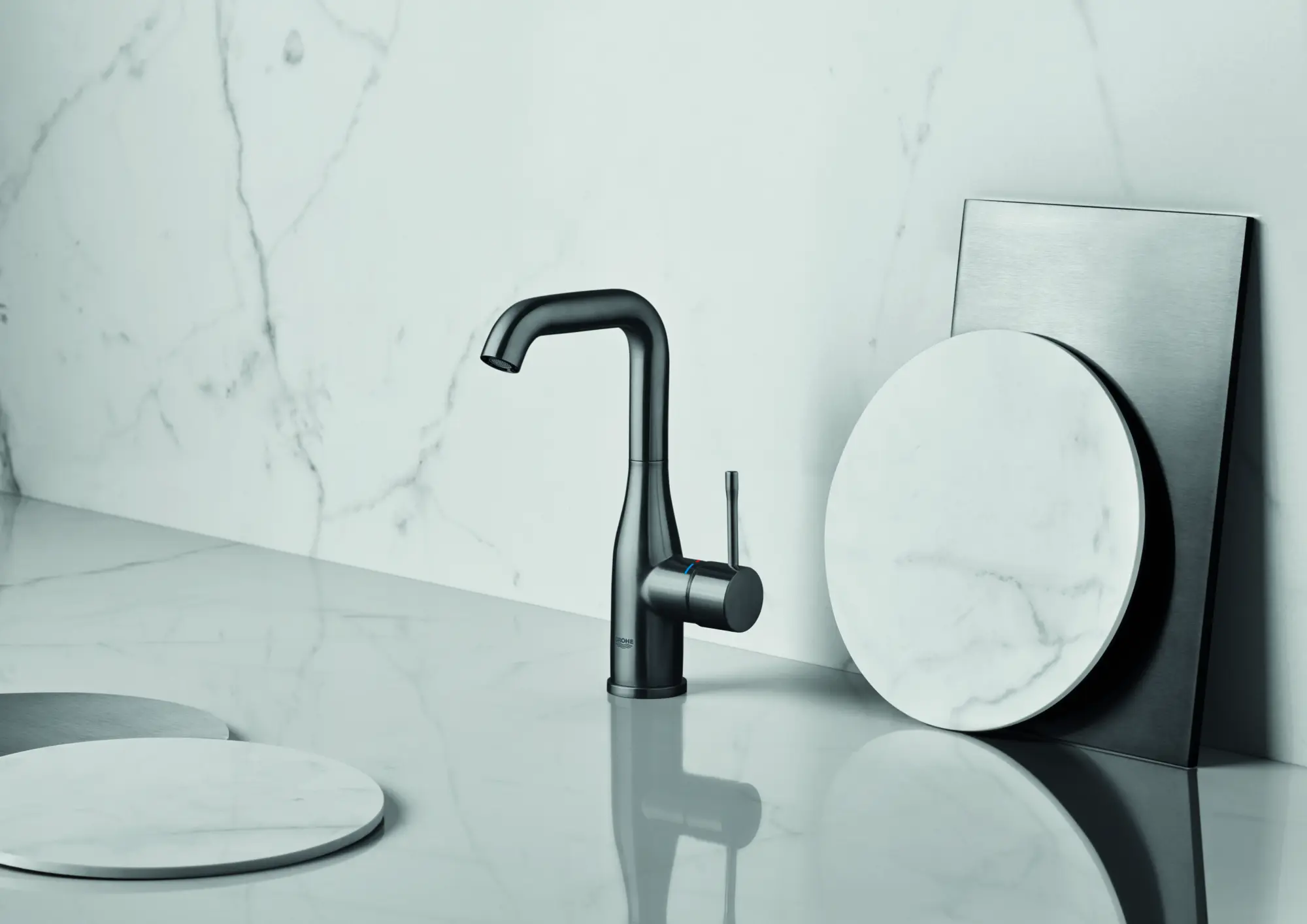 Single Hole Single-Handle L-Size Bathroom Faucet 4.5 L/min (1.2 gpm)