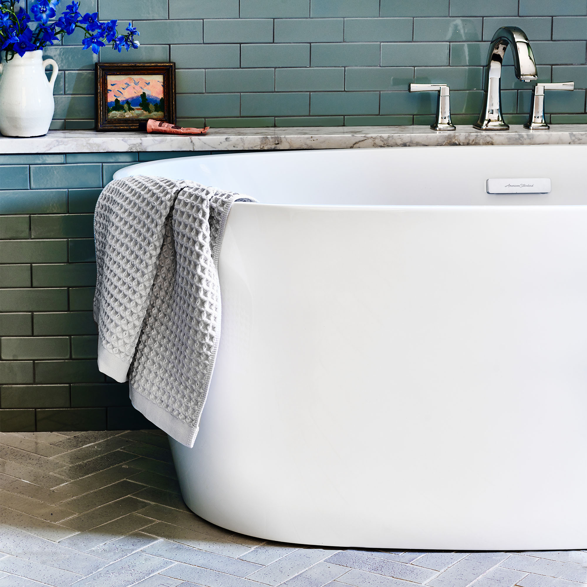 Coastal™ Serin™ 68 x 31-Inch Freestanding Bathtub Center Drain With Integrated Overflow