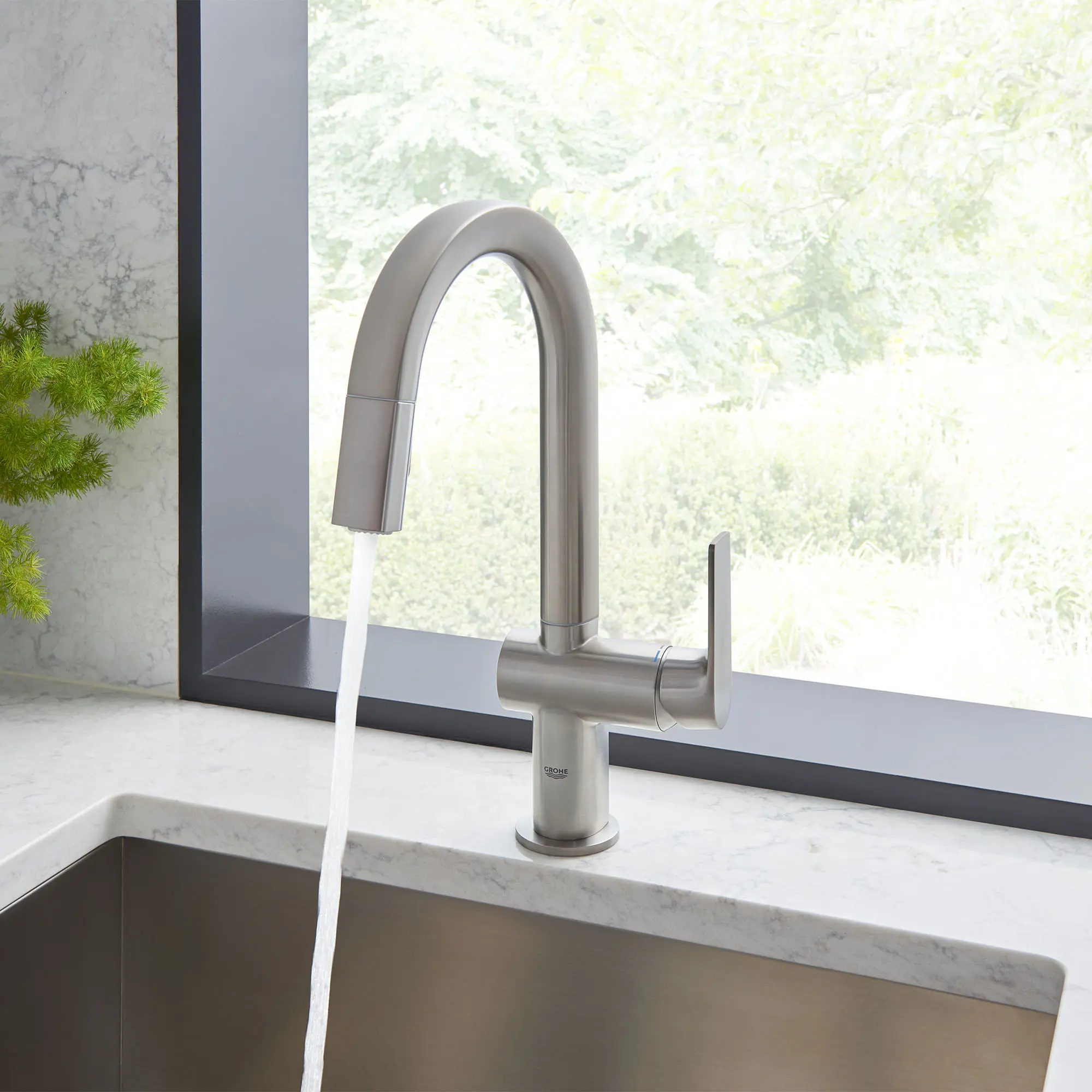 Single-Handle Pull Down Kitchen Faucet Dual Spray 1.75 GPM (6.6 L/min)