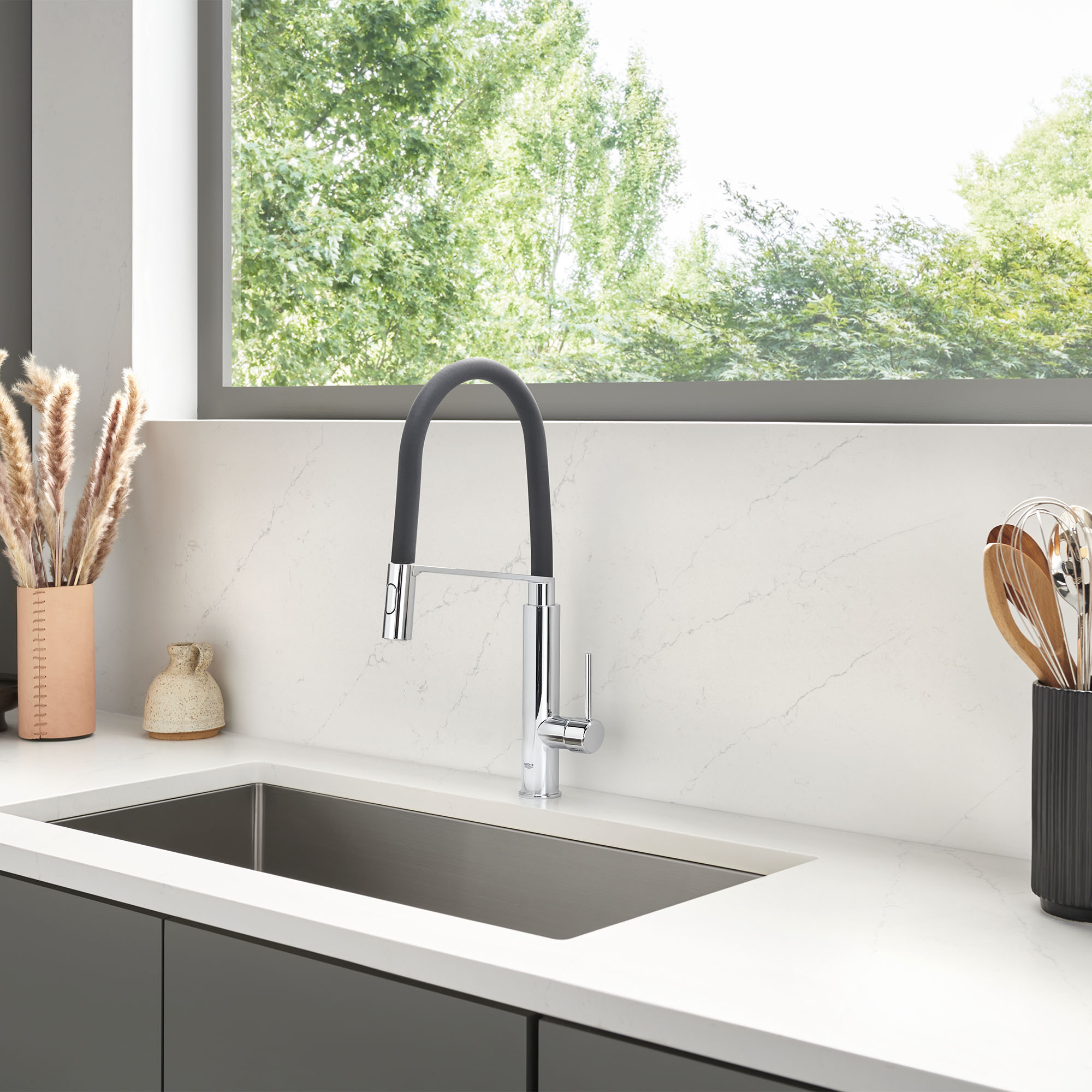 Concetto Single-Handle Semi-Pro Dual Spray Kitchen Faucet 1.75 GPM (6.6 L/min)