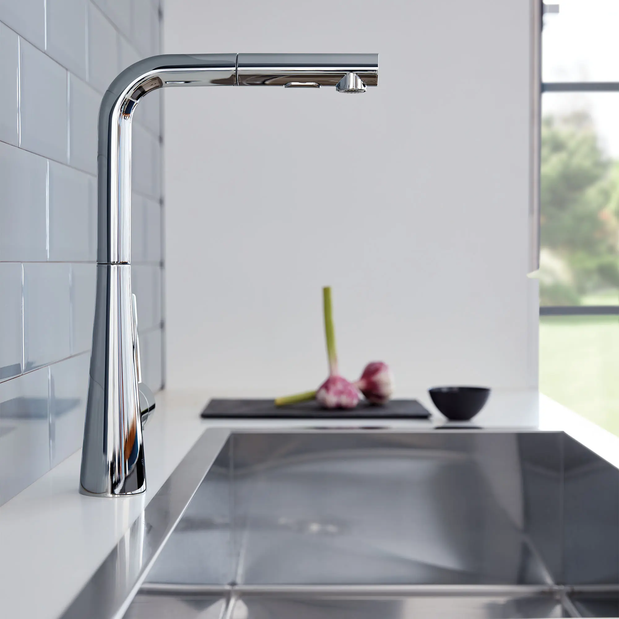 Single-Handle Pull-Out Kitchen Faucet Dual Spray 6.6 L/min (1.75 gpm)