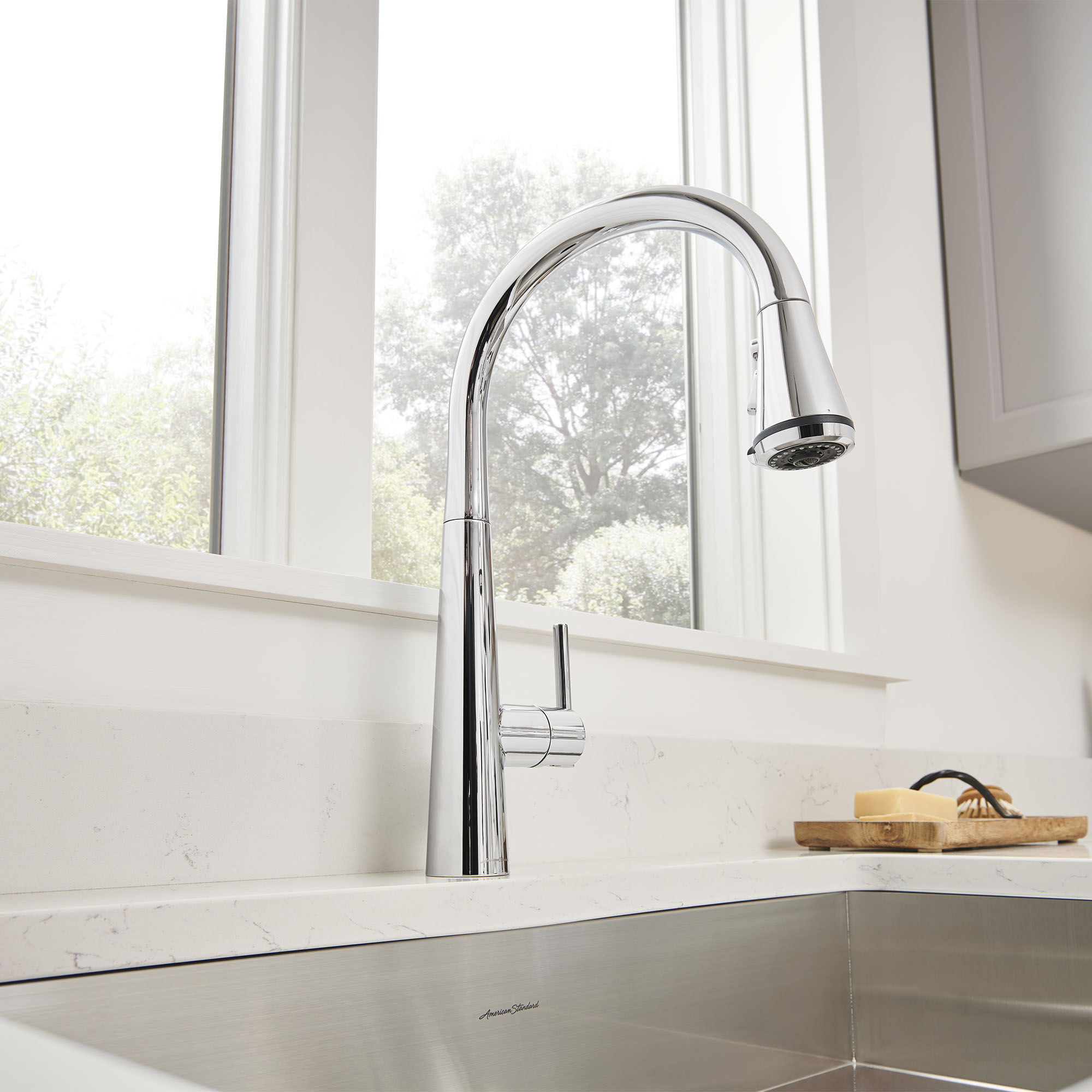 Edgewater™ Single-Handle Pull-Down Multi Spray Kitchen Faucet 1.8 gpm/6.8 L/min