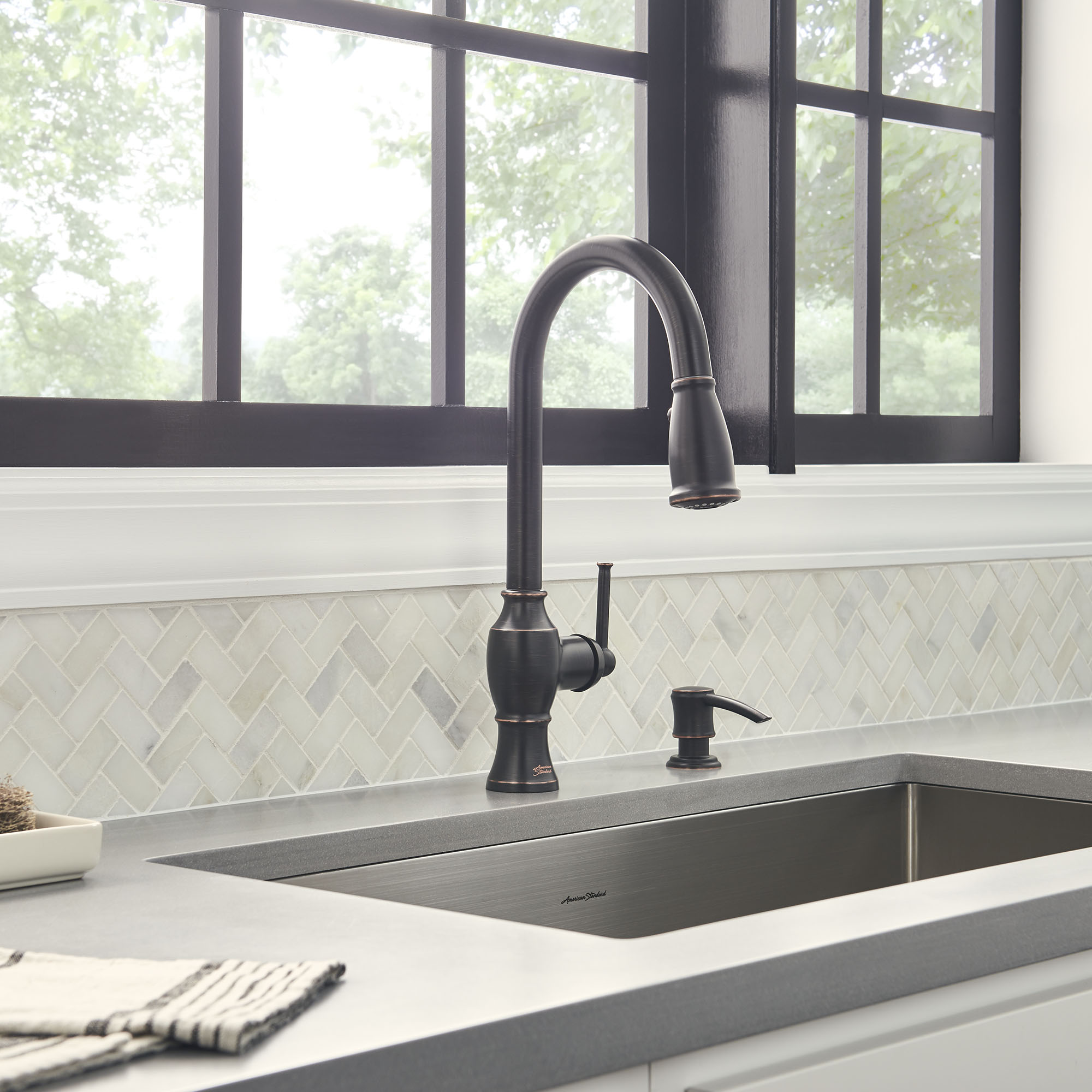 Single Control Pull Down Kitchen Faucet
