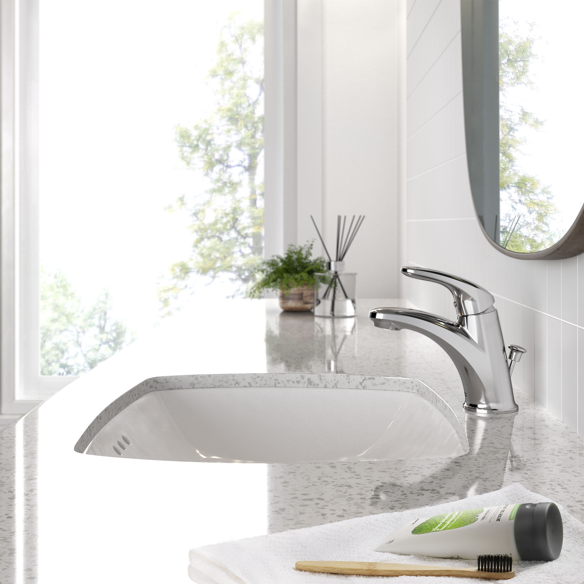 Colony™ PRO Single Hole Single-Handle Bathroom Faucet 1.2 gpm/4.5 L/min With Lever Handle