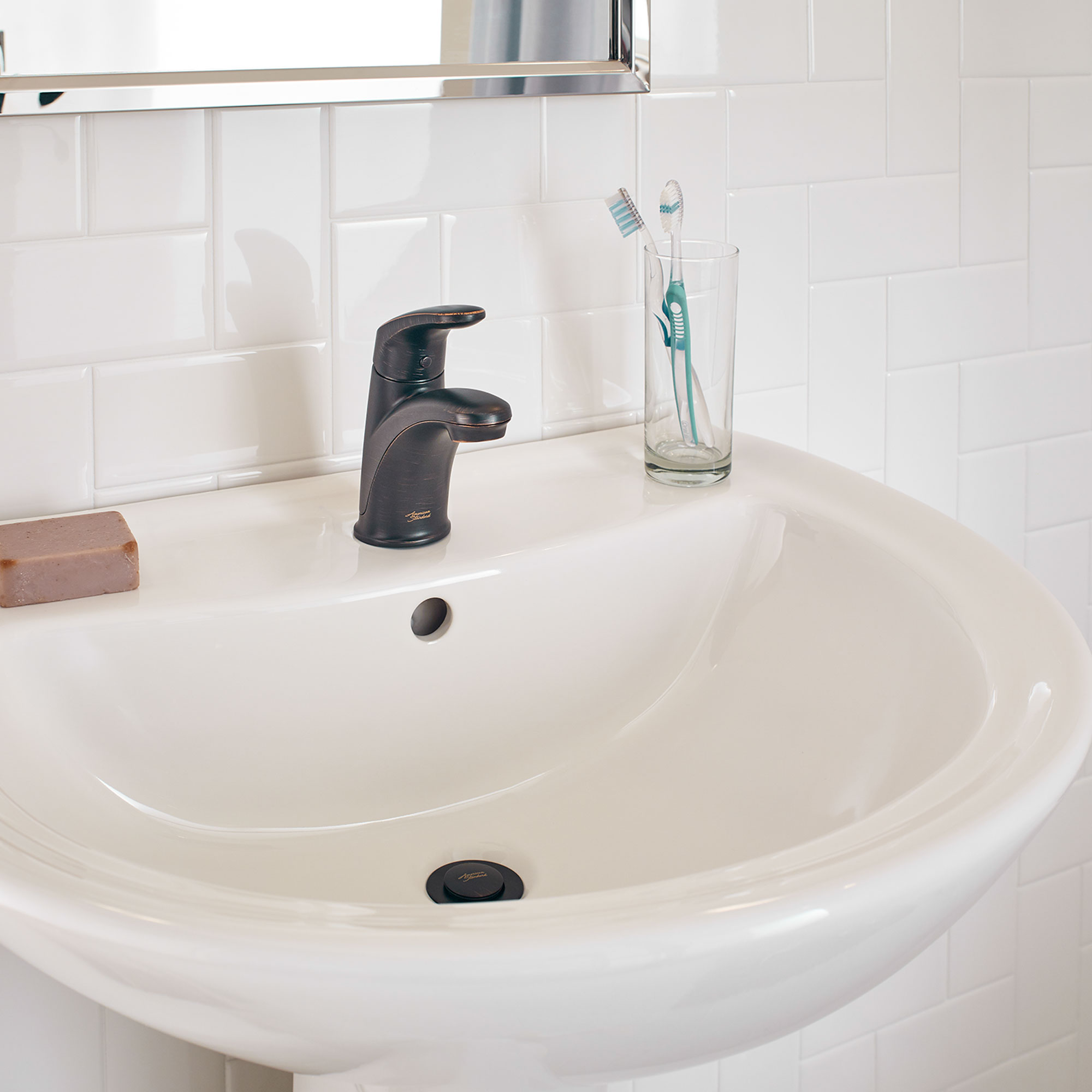 ColonyMC PRO - Robinet de salle de bain monotrou à poignée unique 1,2 gpm/4,5 L/min avec poignée à levier
