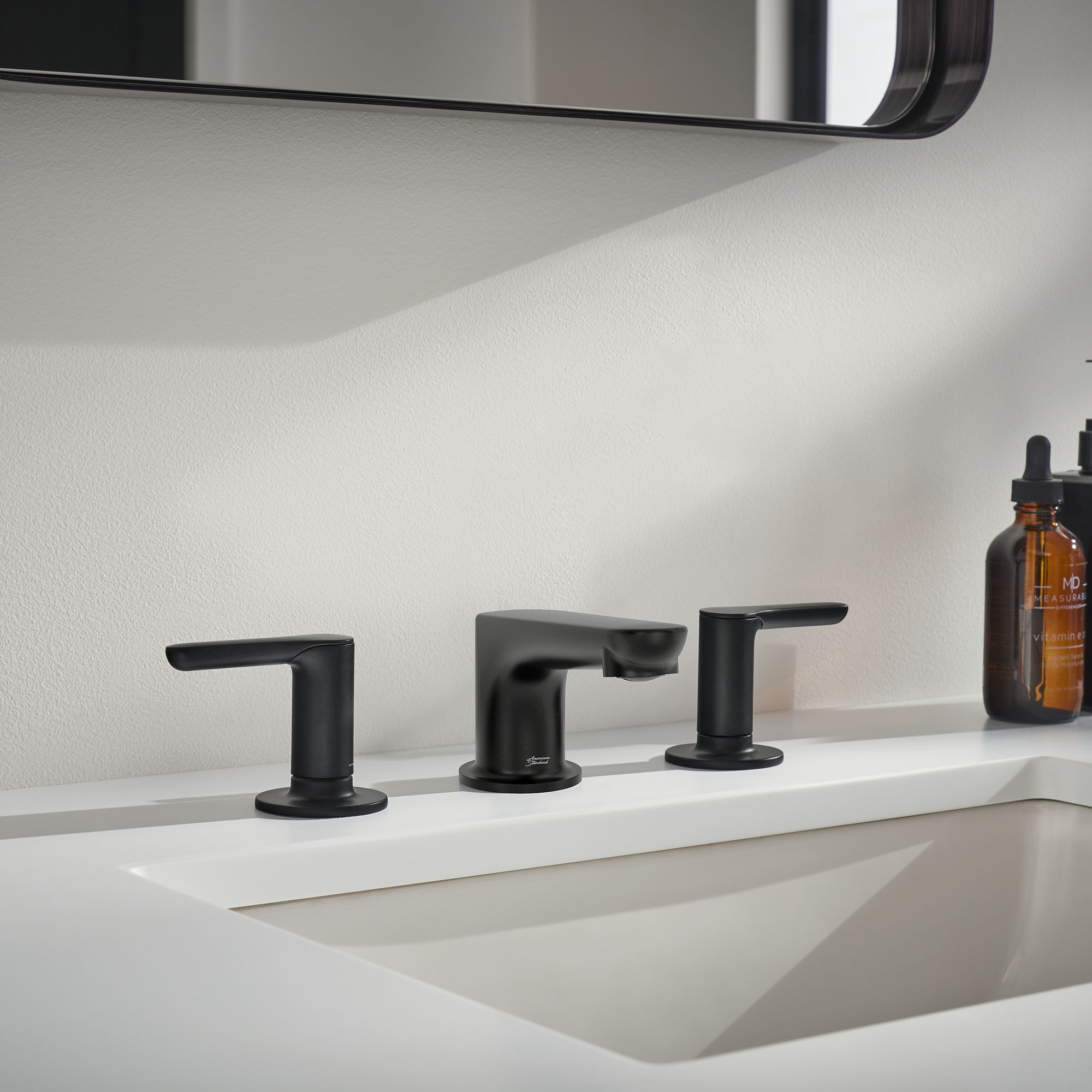 Studio® S Widespread Low Spout 2-Handle Bathroom Faucet 1.2 gpm/4.5 L/min With Lever Handles