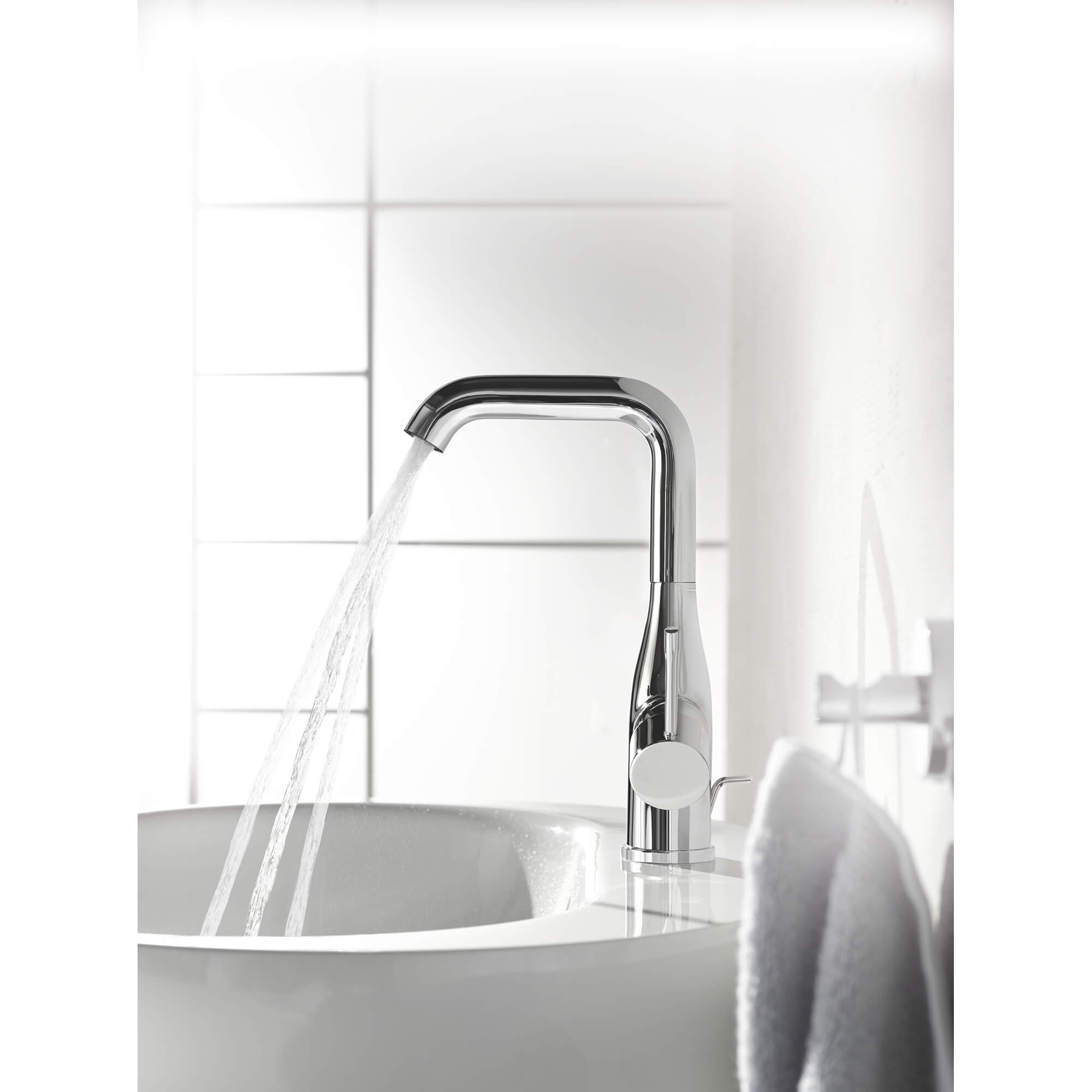 Single Hole Single-Handle L-Size Bathroom Faucet 4.5 L/min (1.2 gpm)