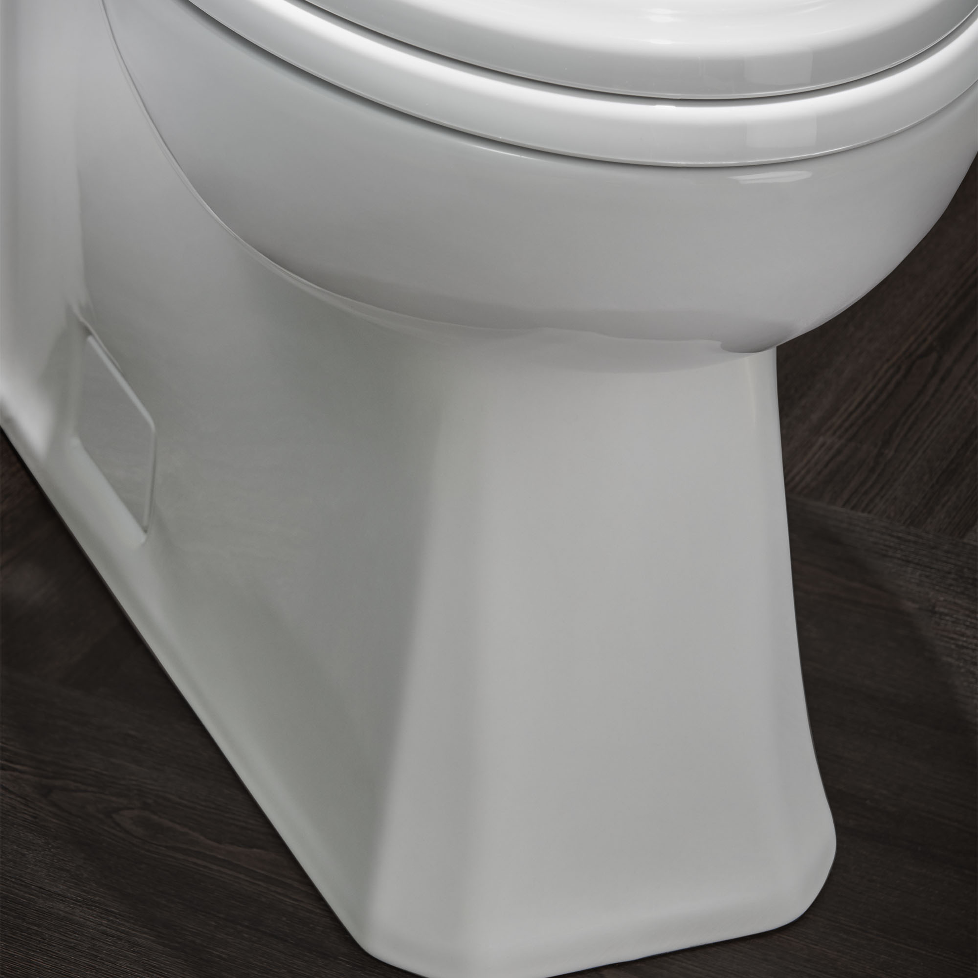Toilette Belshire monopièce à cuvette allongée à hauteur de chaise avec siège