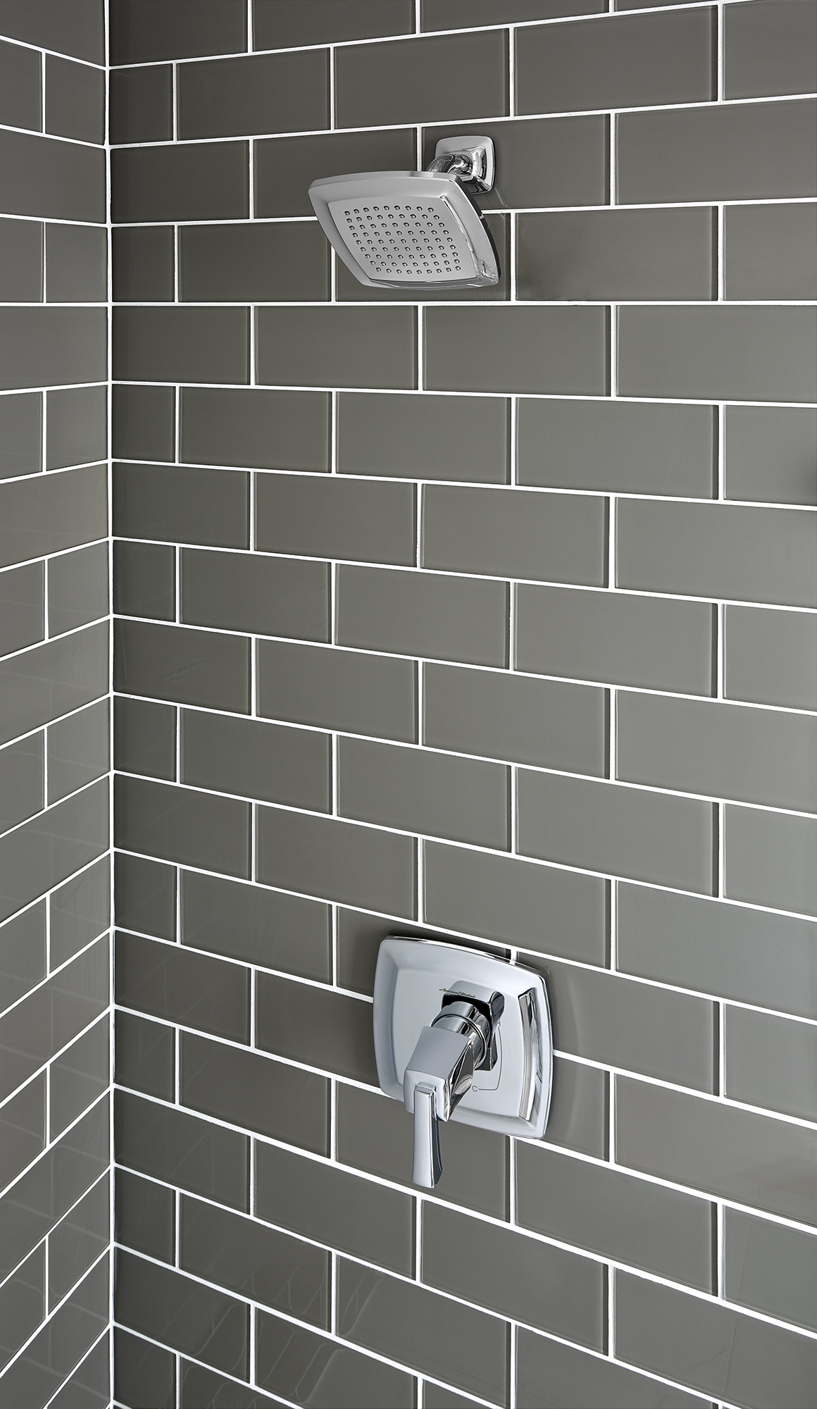 Townsend® - Ensemble de robinetterie pour douche 2,5 gpm/9,5 L/min incluant une pomme de douche pluie, une cartouche à pression équilibrée en double céramique et une poignée à levier